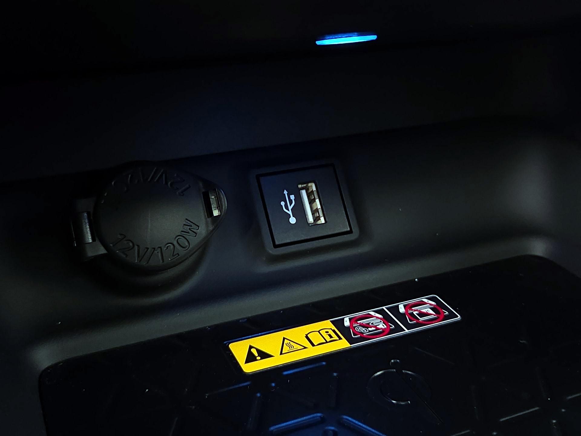 Thumbnail: 2025 Toyota RAV4 - 18