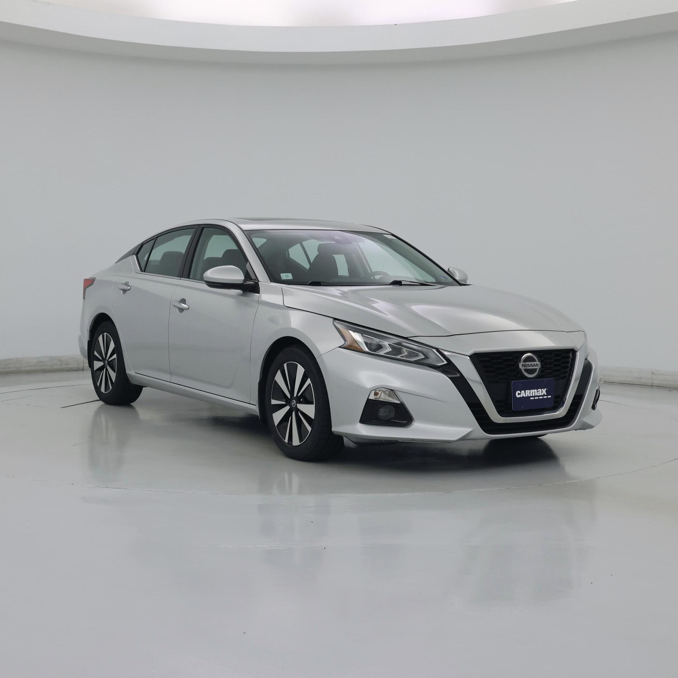 Silver 2019 Nissan Altima Sedan Front-Wheel Drive Automatic