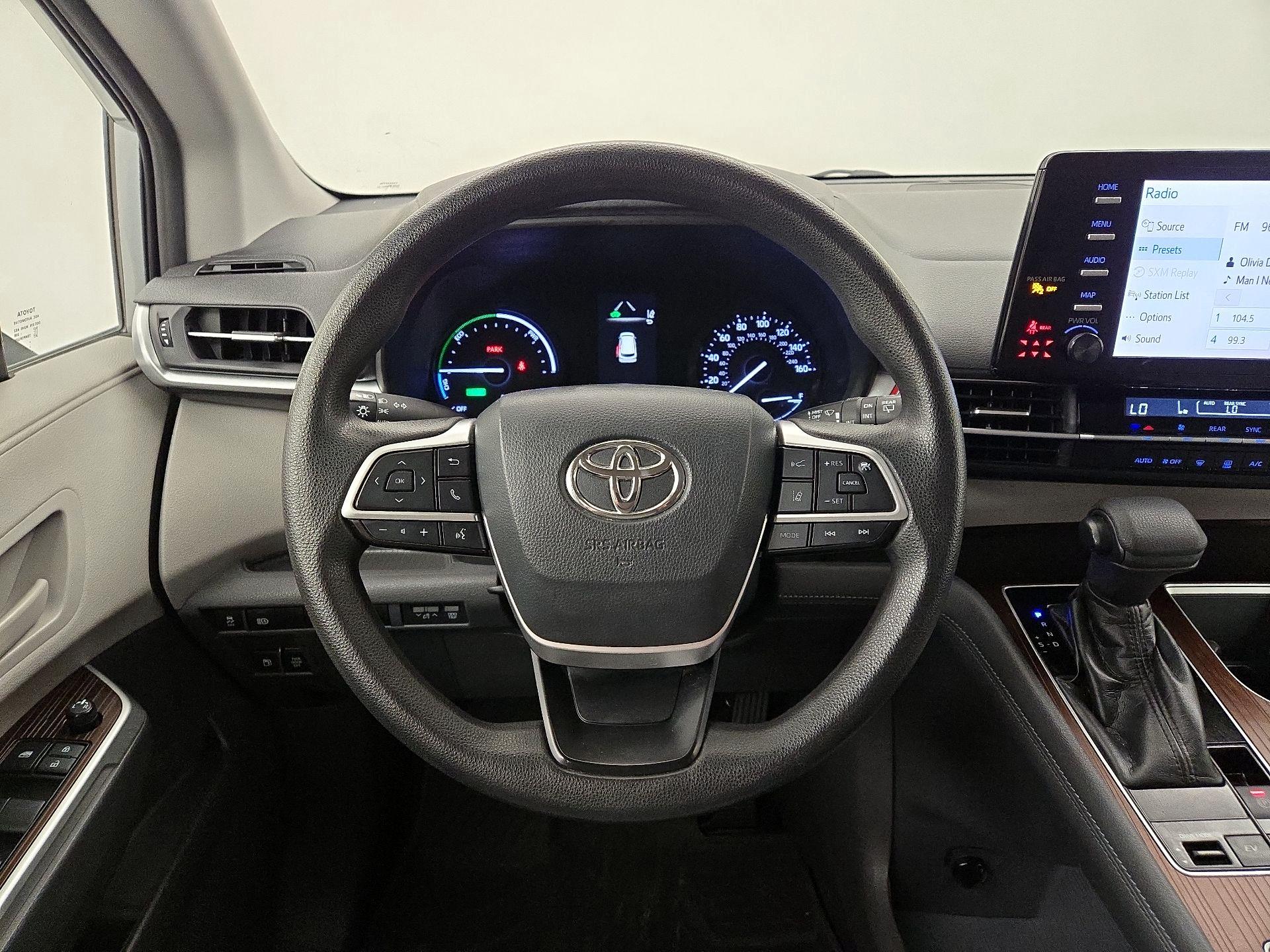 Thumbnail: 2021 Toyota Sienna - 10