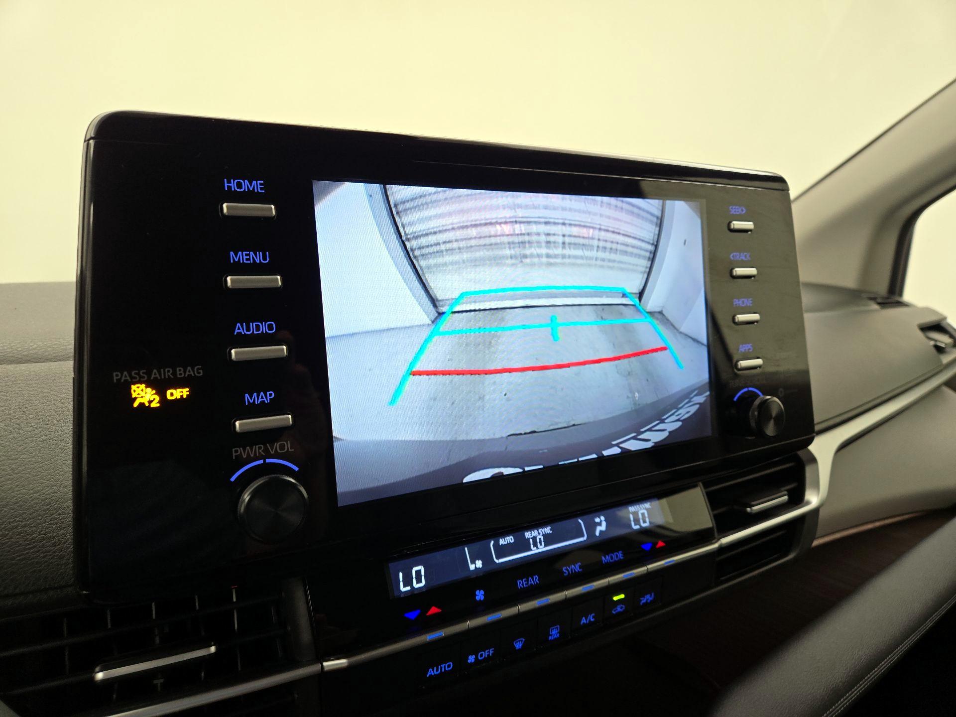 Thumbnail: 2021 Toyota Sienna - 14