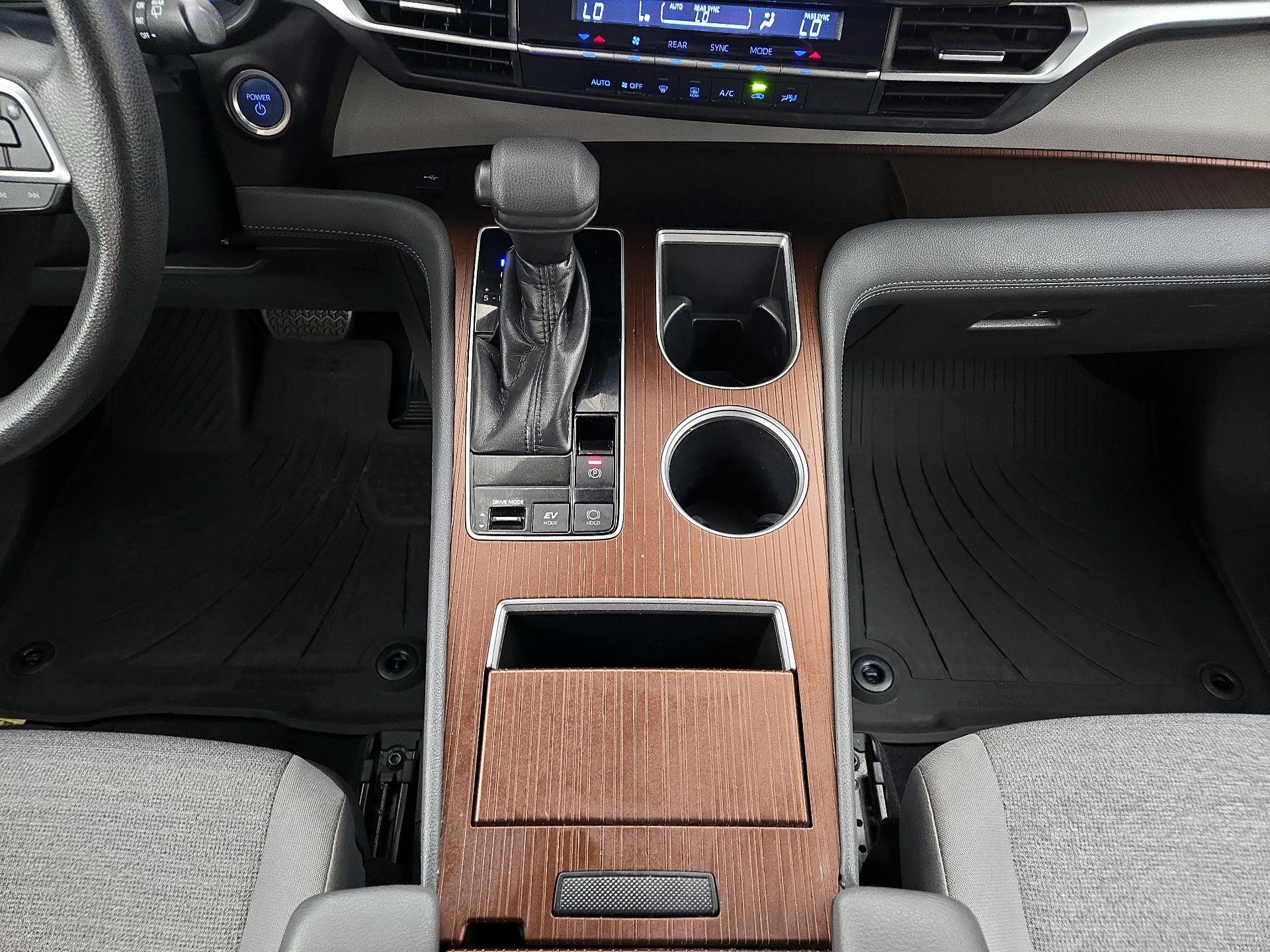 Thumbnail: 2021 Toyota Sienna - 17