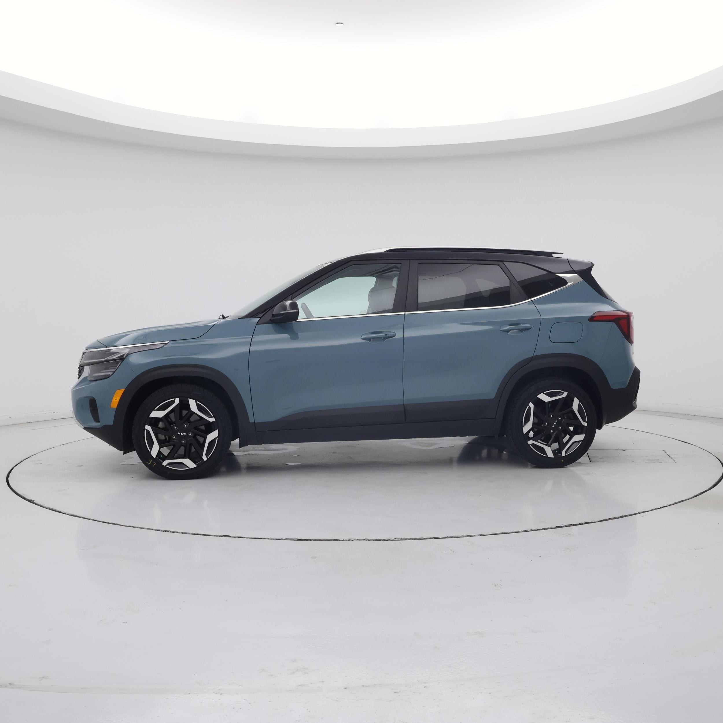 Thumbnail: 2024 Kia Seltos - 3