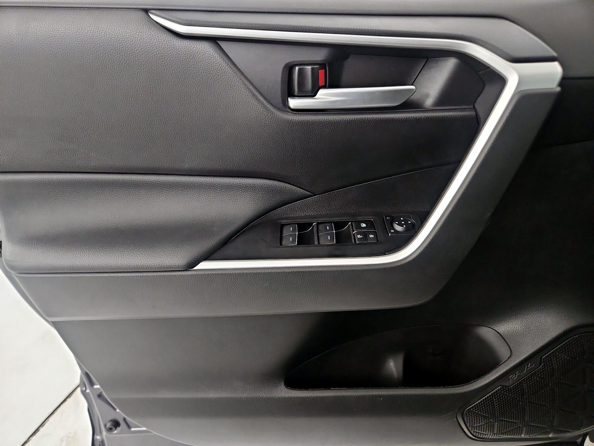 Thumbnail: 2024 Toyota RAV4 - 10