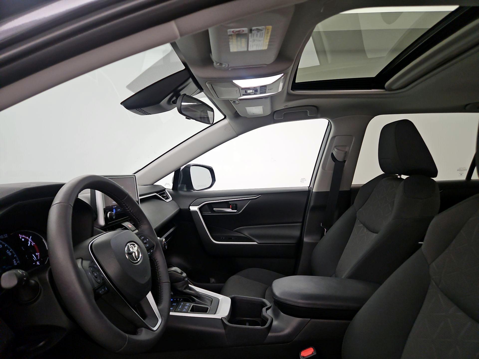 Thumbnail: 2024 Toyota RAV4 - 17