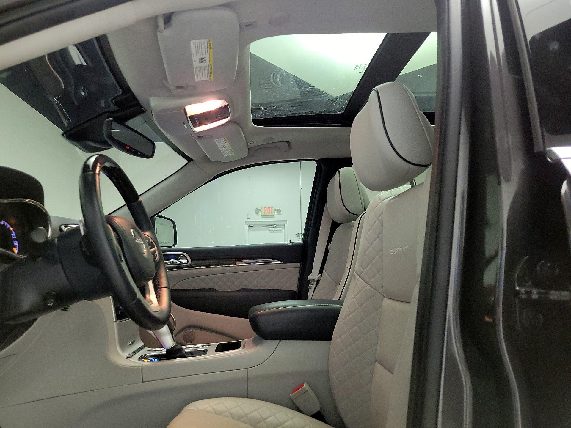 Thumbnail: 2019 Jeep Grand Cherokee - 20