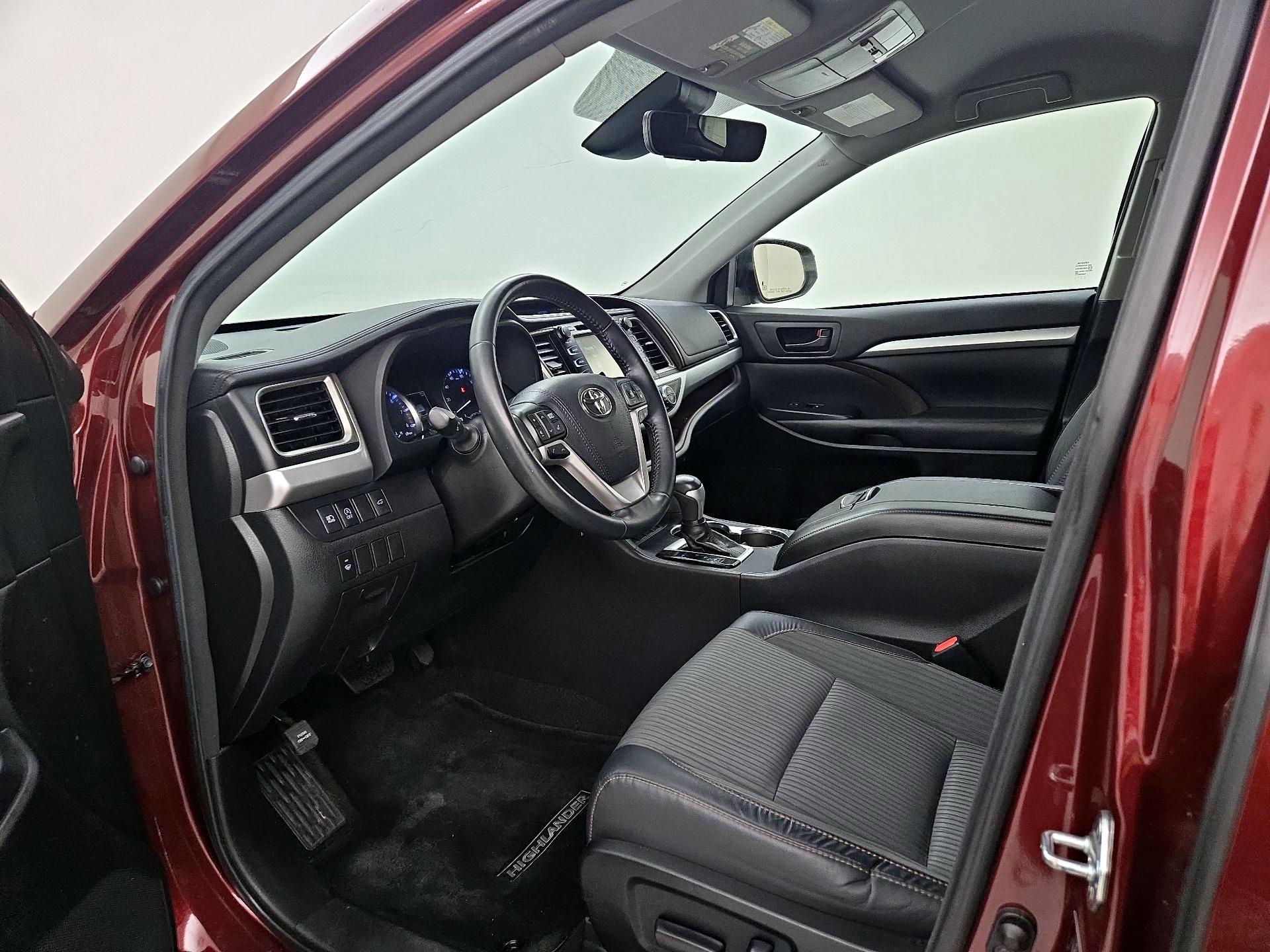 Thumbnail: 2018 Toyota Highlander - 11