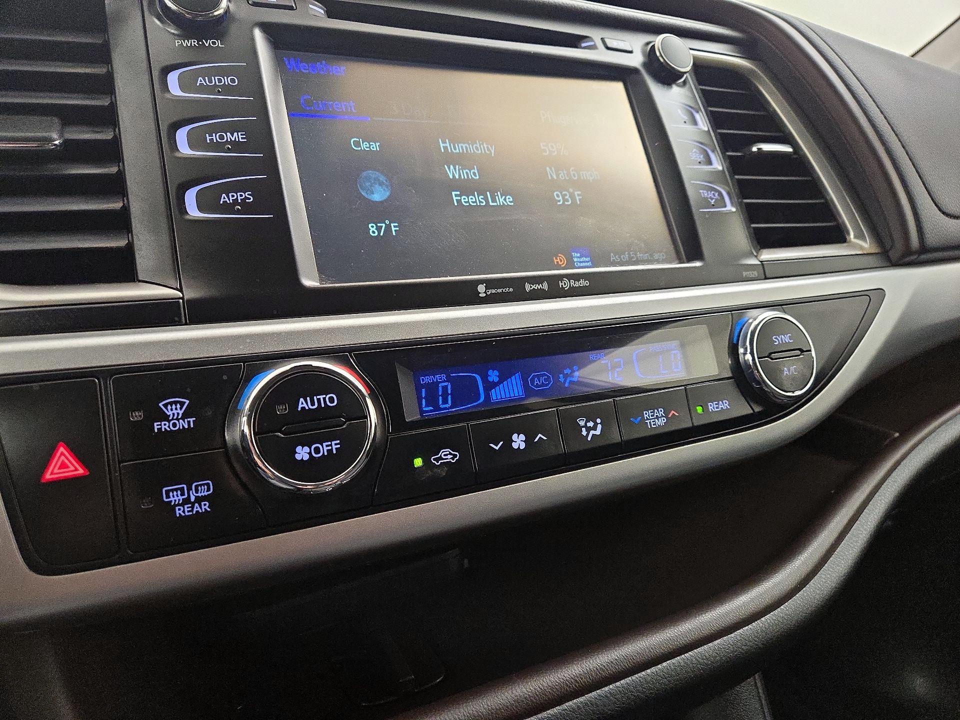 Thumbnail: 2018 Toyota Highlander - 16