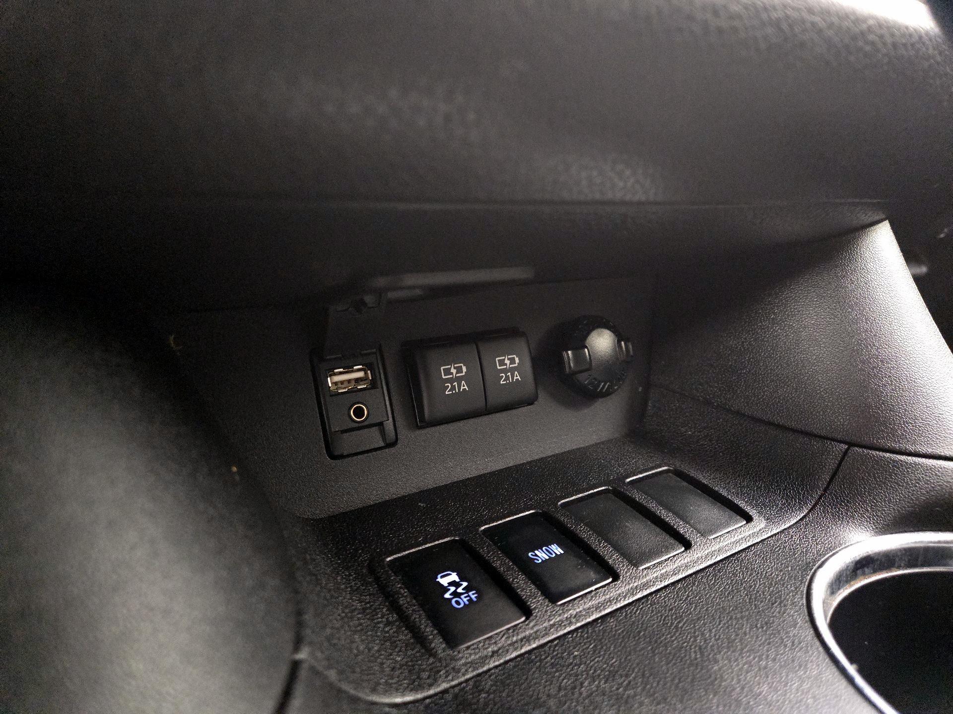 Thumbnail: 2018 Toyota Highlander - 18