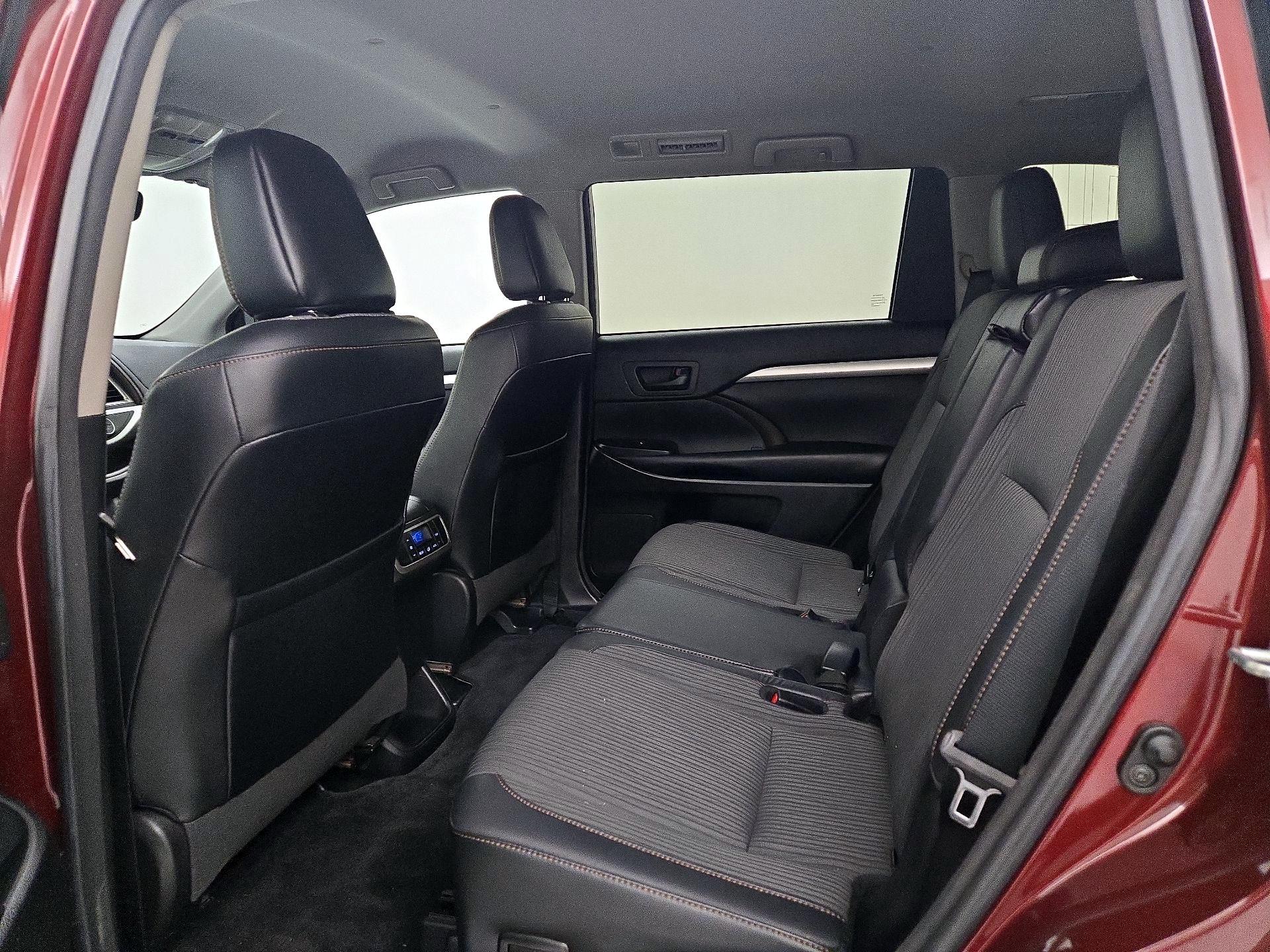 Thumbnail: 2018 Toyota Highlander - 19