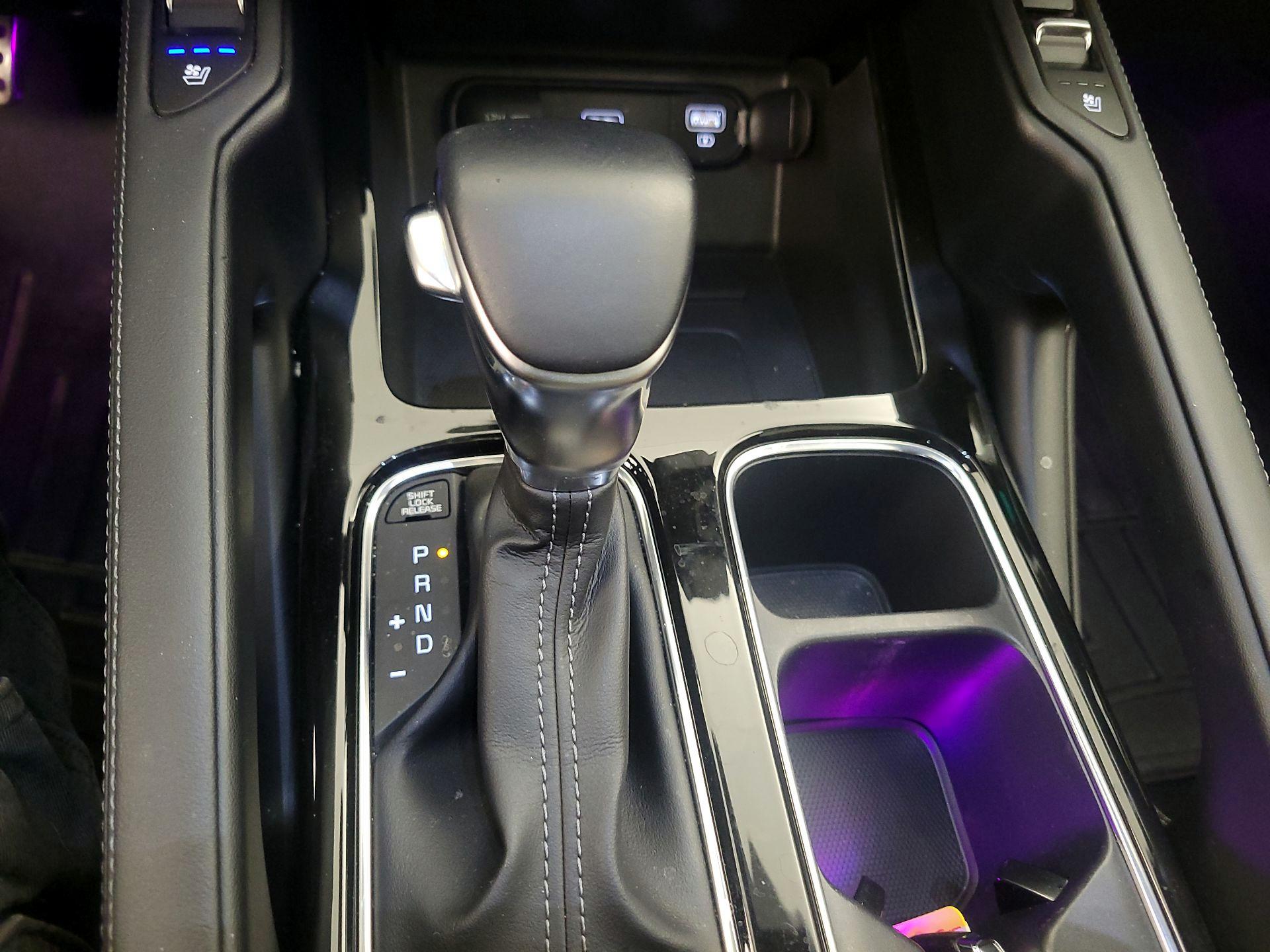 Thumbnail: 2020 Kia Telluride - 18