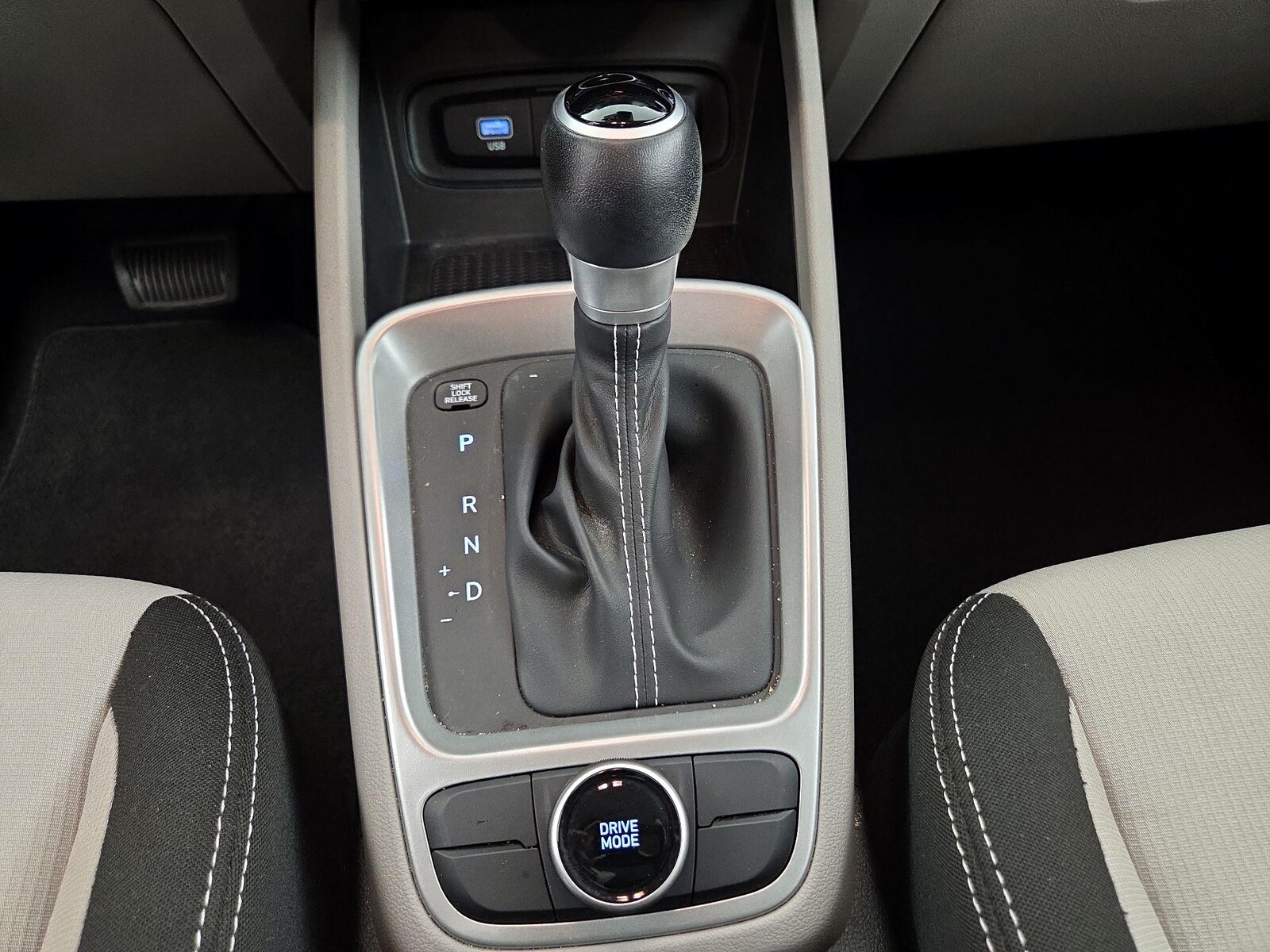2024 Hyundai Venue SEL - Photo 18