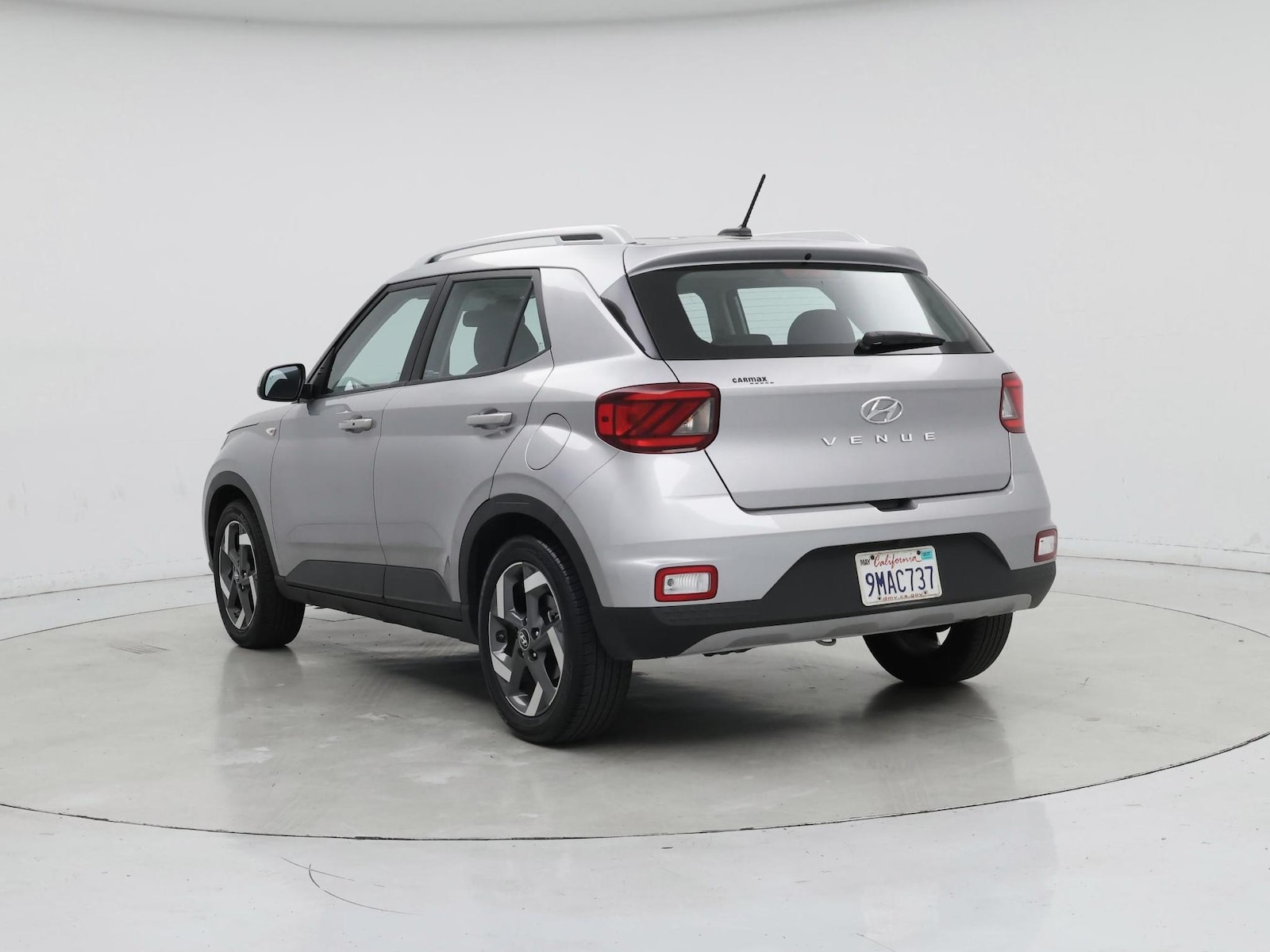 2024 Hyundai Venue SEL - Photo 3