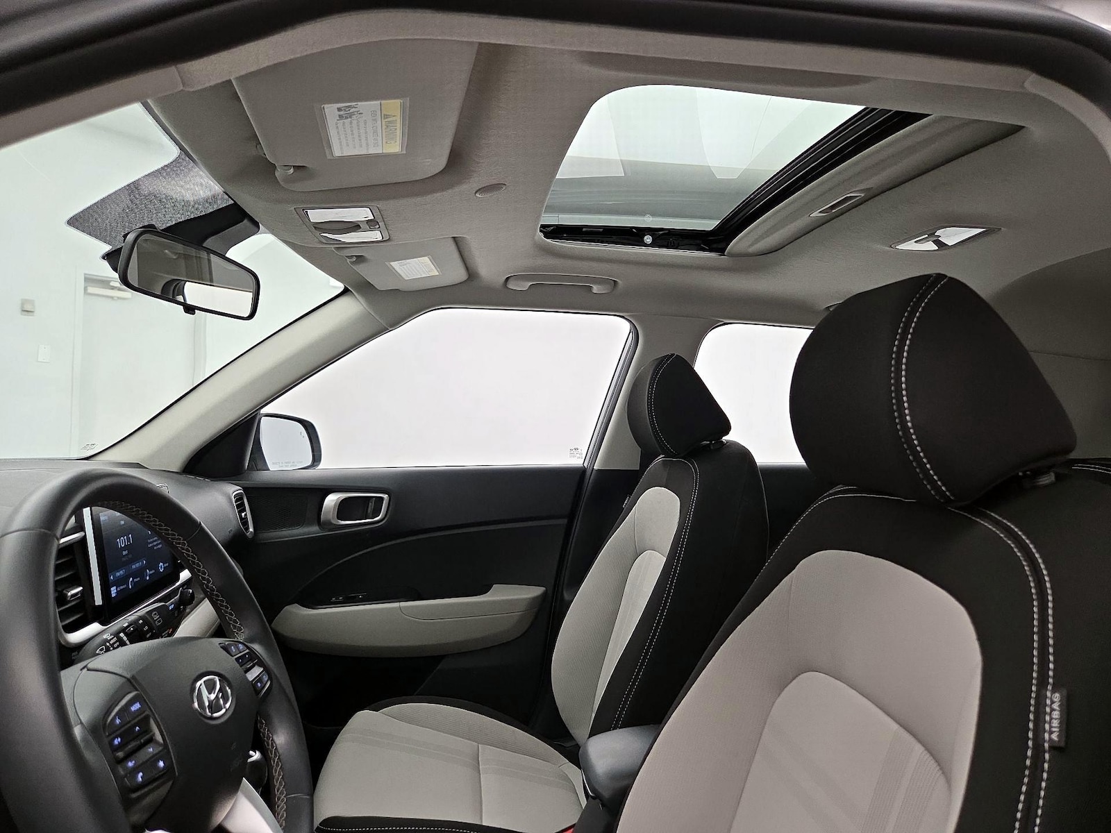 2024 Hyundai Venue SEL - Photo 20