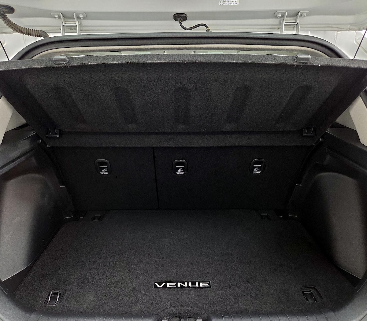 Trunk/Cargo (Seats Up)