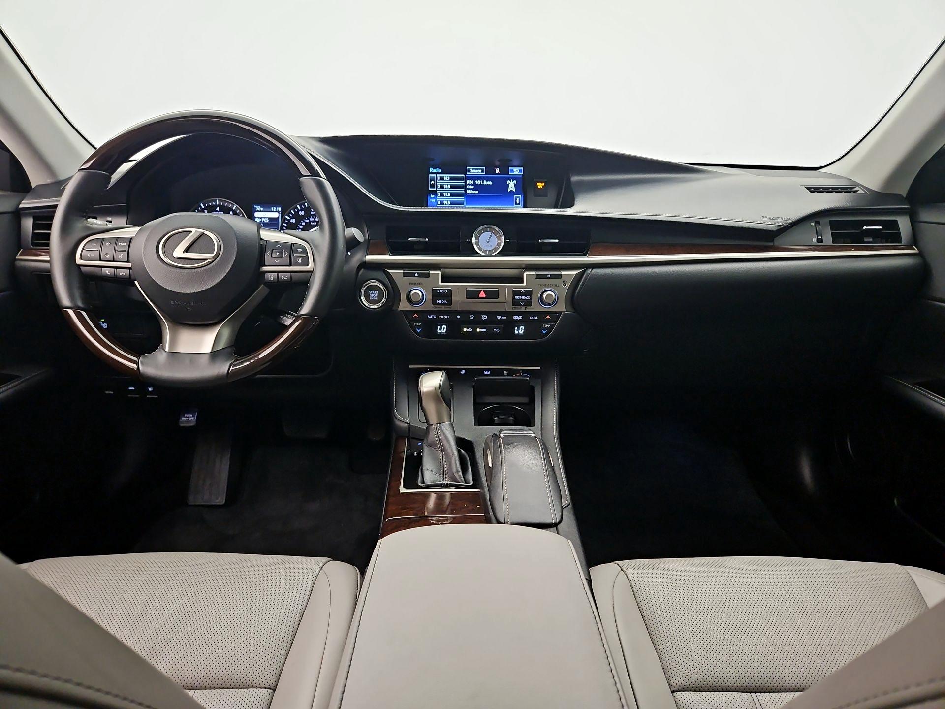 Thumbnail: 2016 Lexus ES - 9
