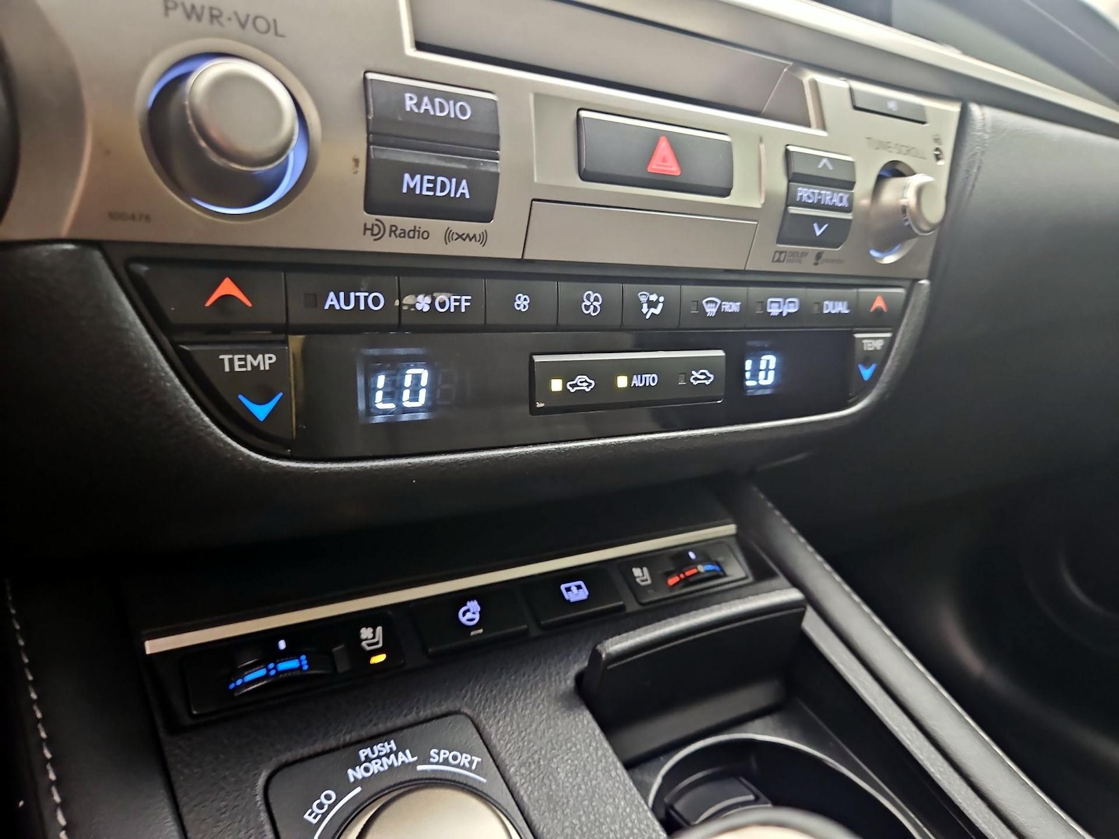 2016 Lexus ES 350 - Photo 18