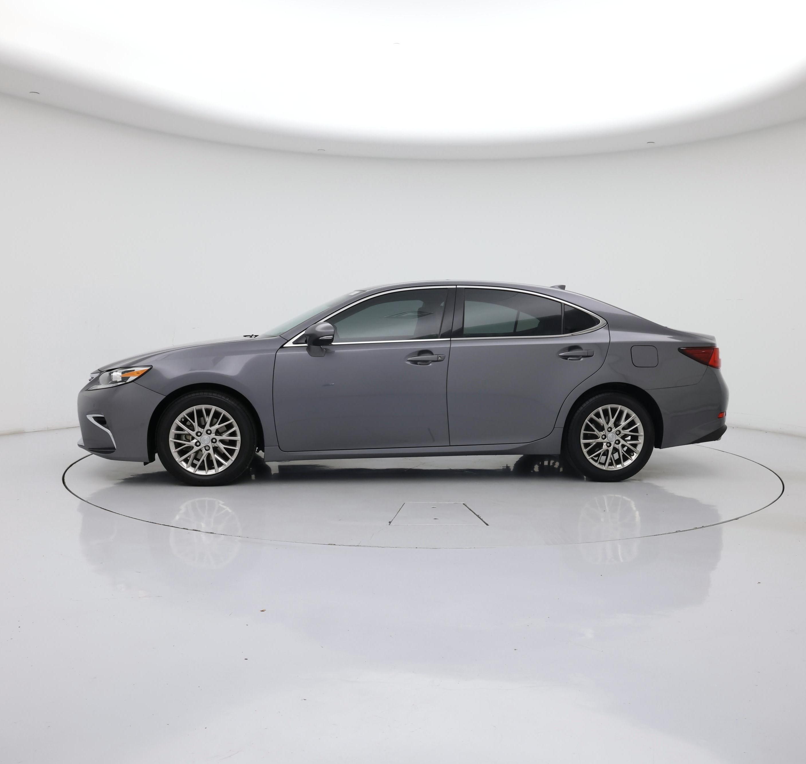 Thumbnail: 2016 Lexus ES - 3