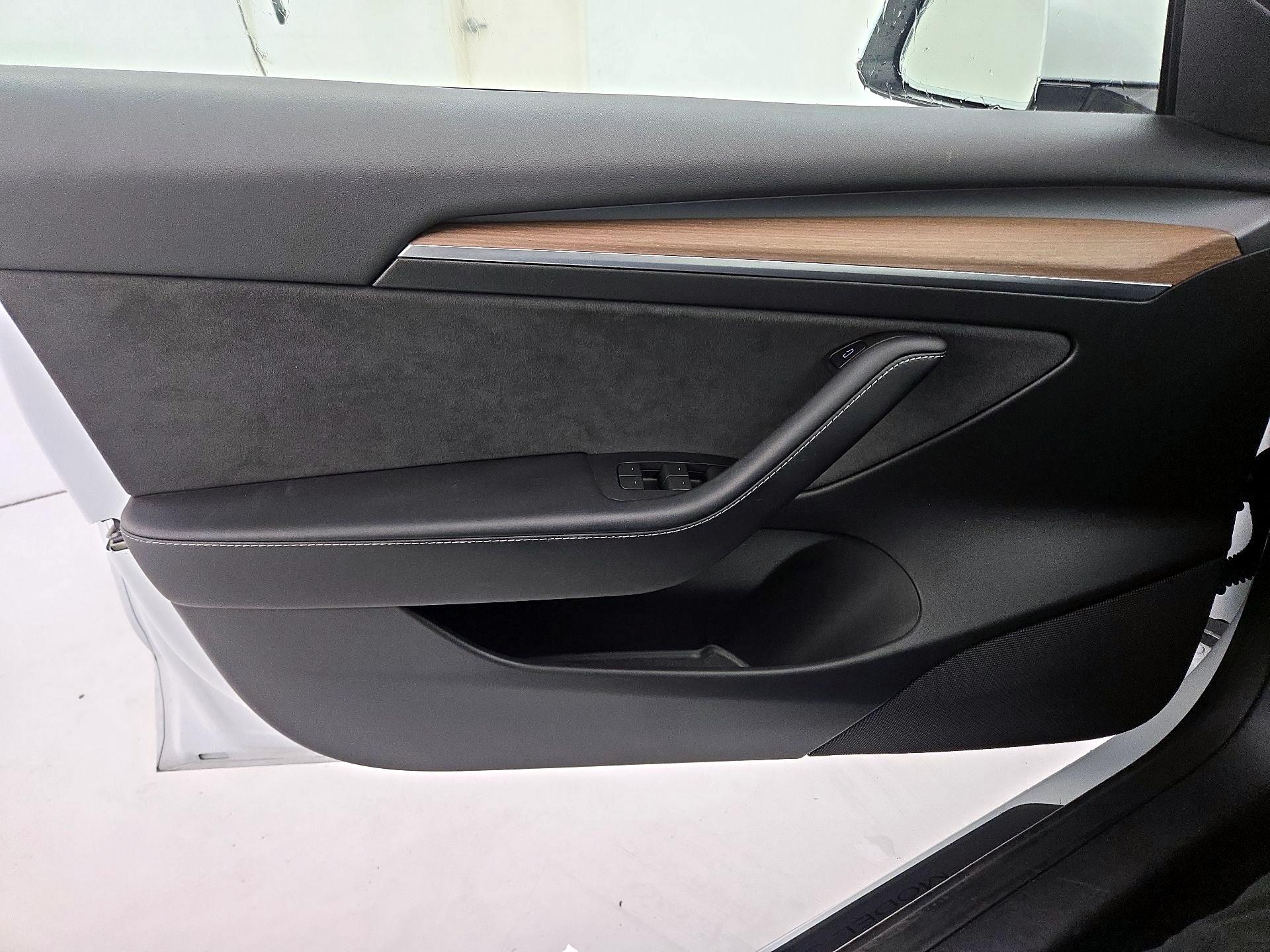 Thumbnail: 2023 Tesla Model 3 - 12