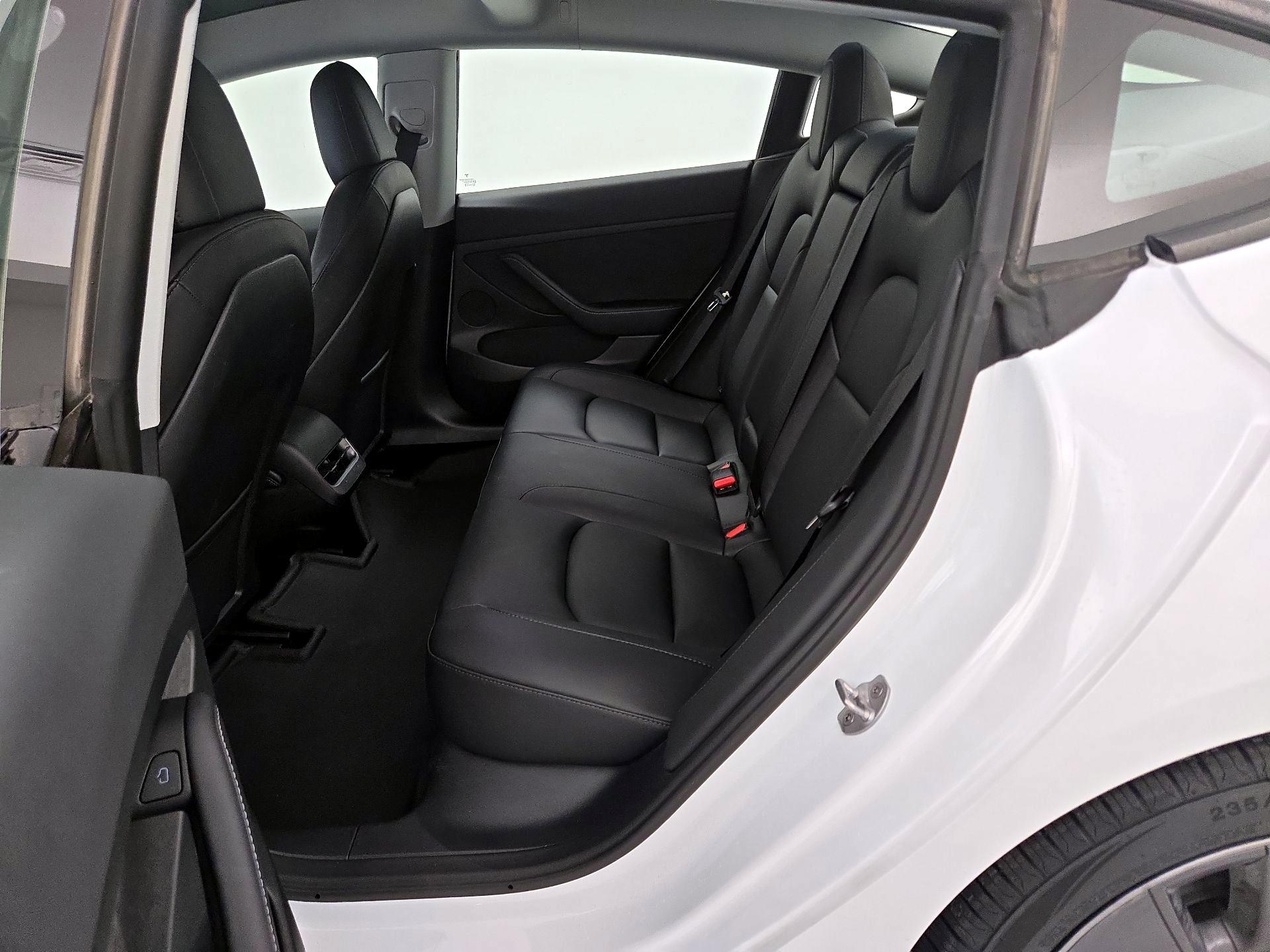 Thumbnail: 2023 Tesla Model 3 - 19