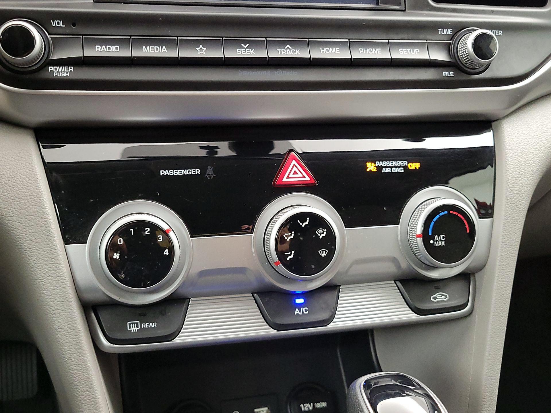 Thumbnail: 2019 Hyundai Elantra - 14