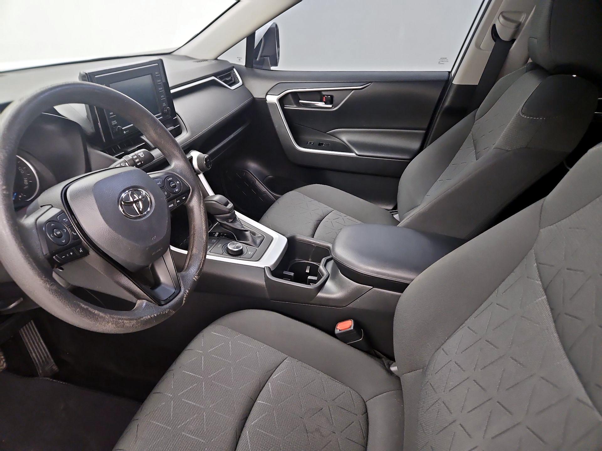 Thumbnail: 2022 Toyota RAV4 - 11