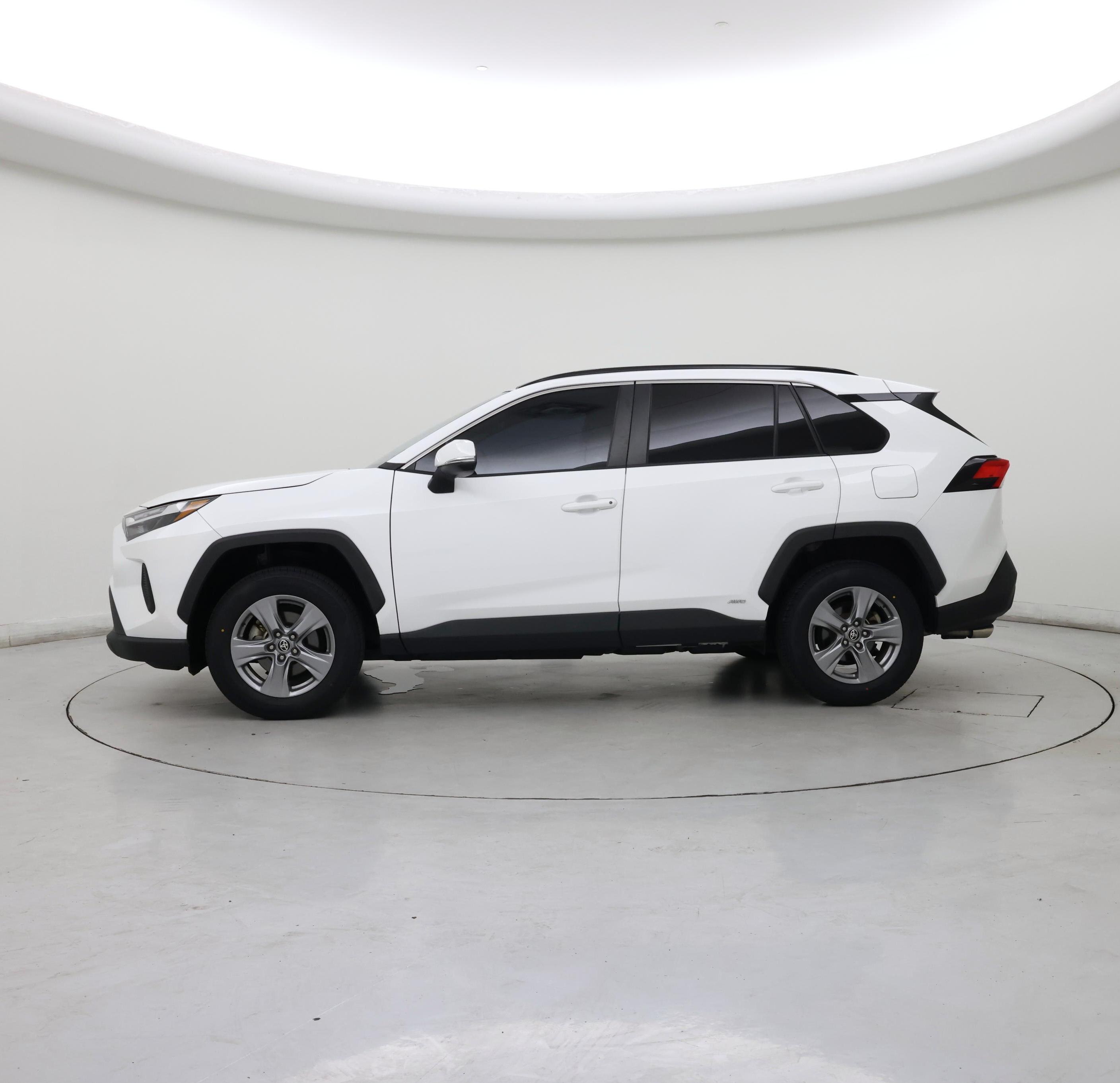 Thumbnail: 2022 Toyota RAV4 - 3