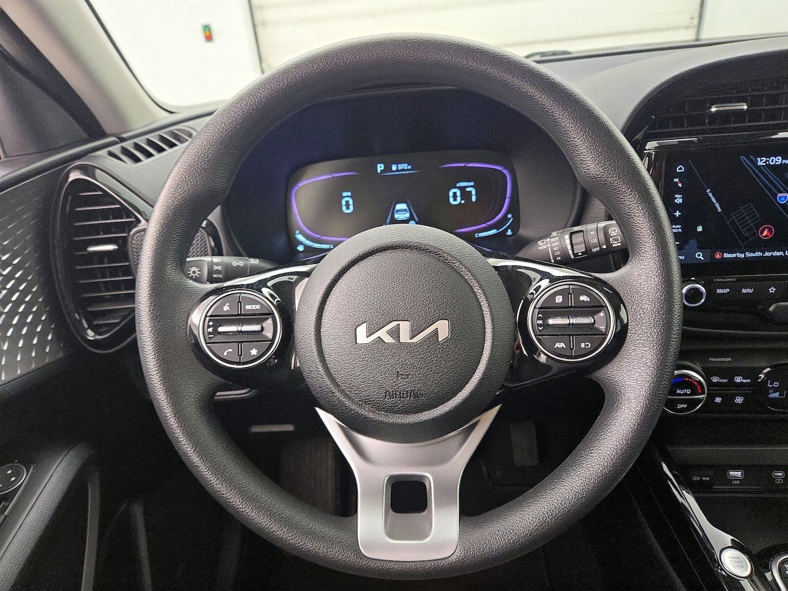 2023 Kia Soul S - Photo 11
