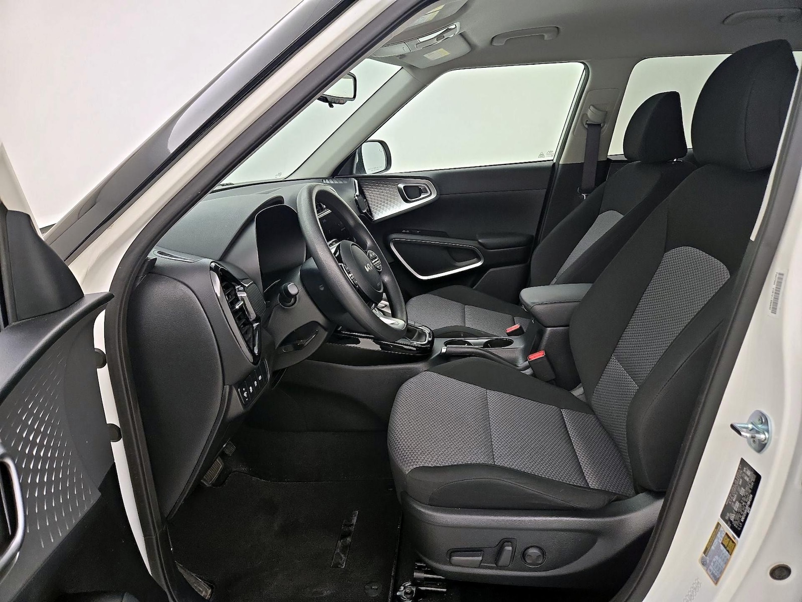 2023 Kia Soul S - Photo 12