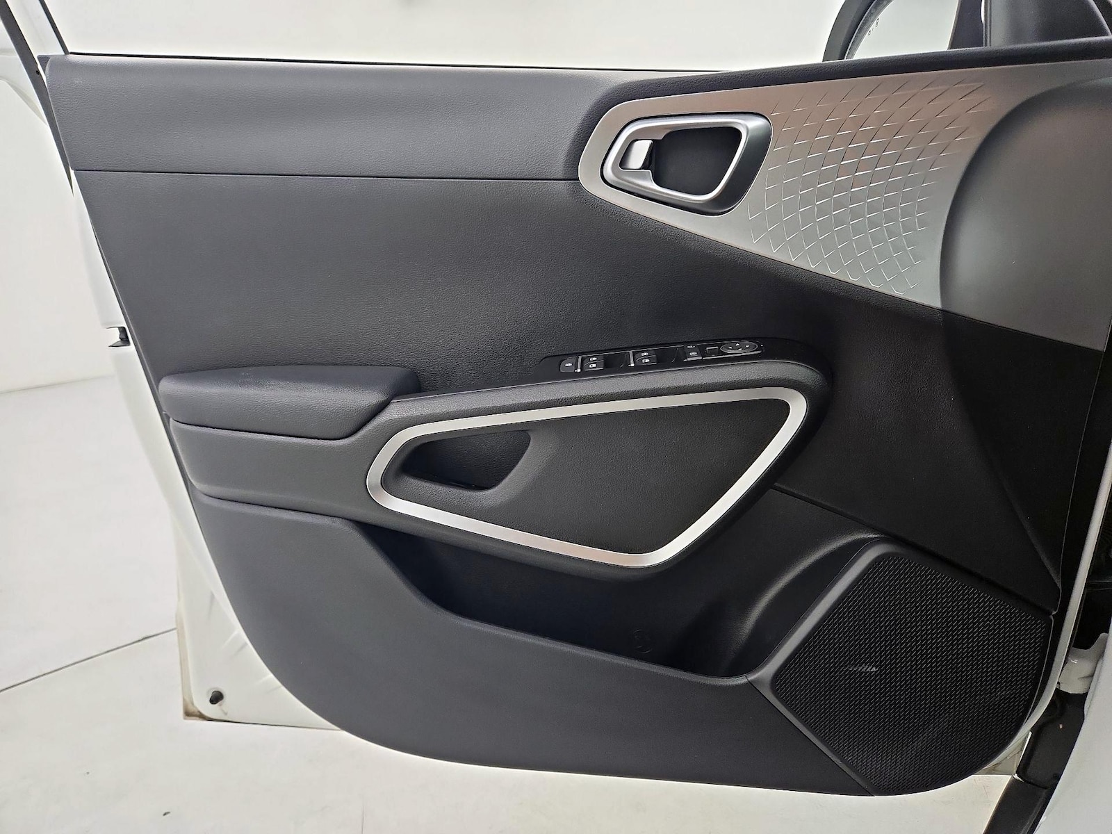 2023 Kia Soul S - Photo 13