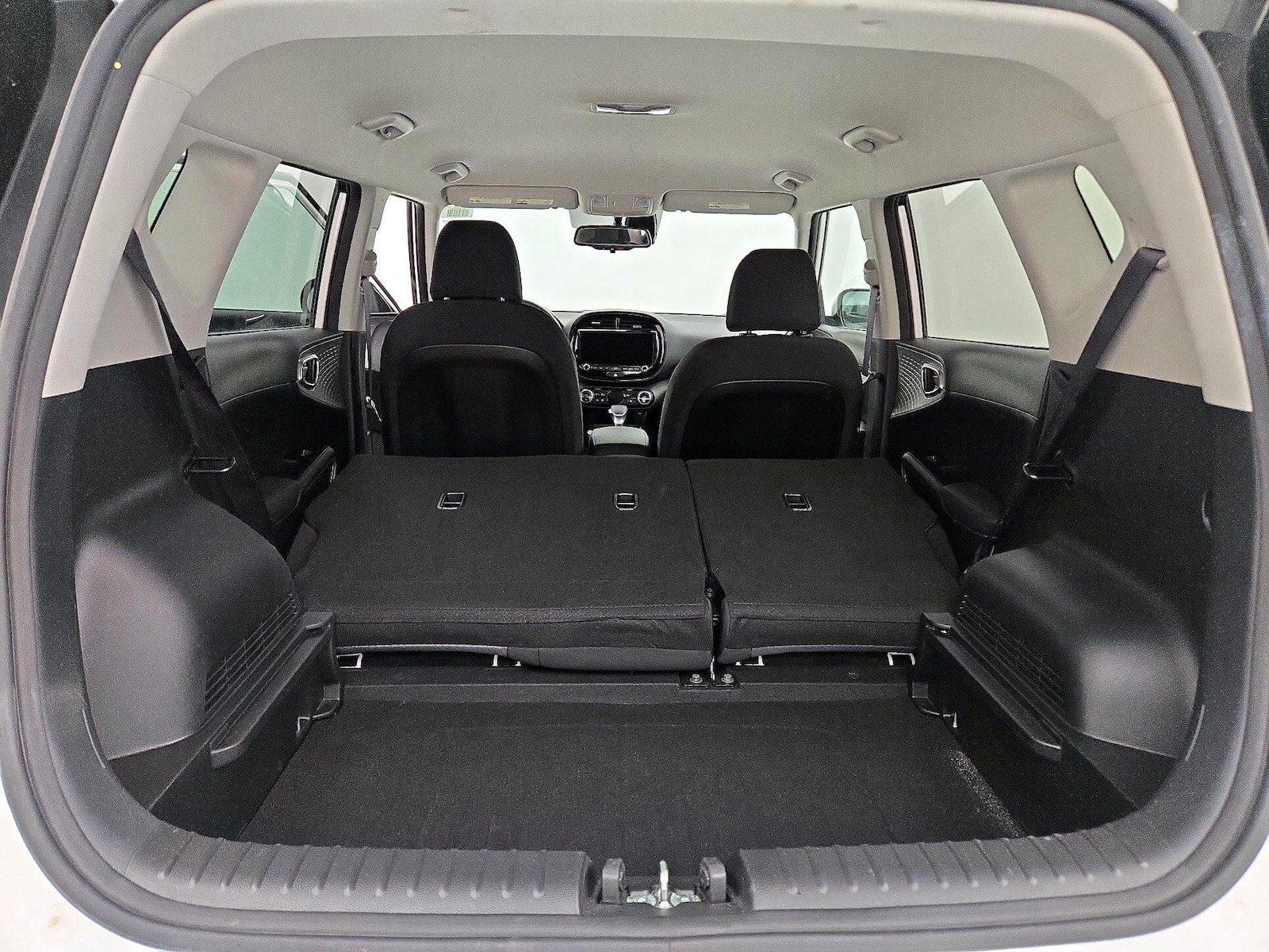 2023 Kia Soul S - Photo 23