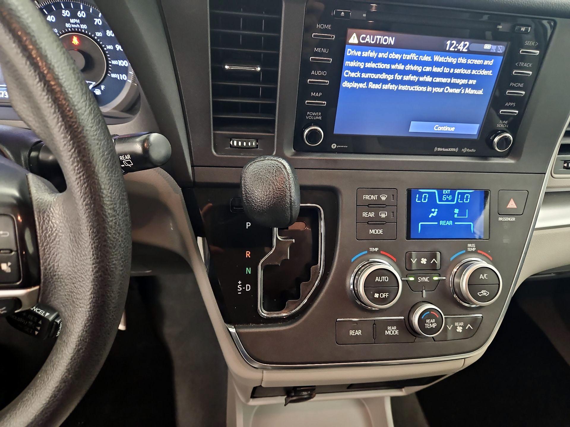Thumbnail: 2019 Toyota Sienna - 17