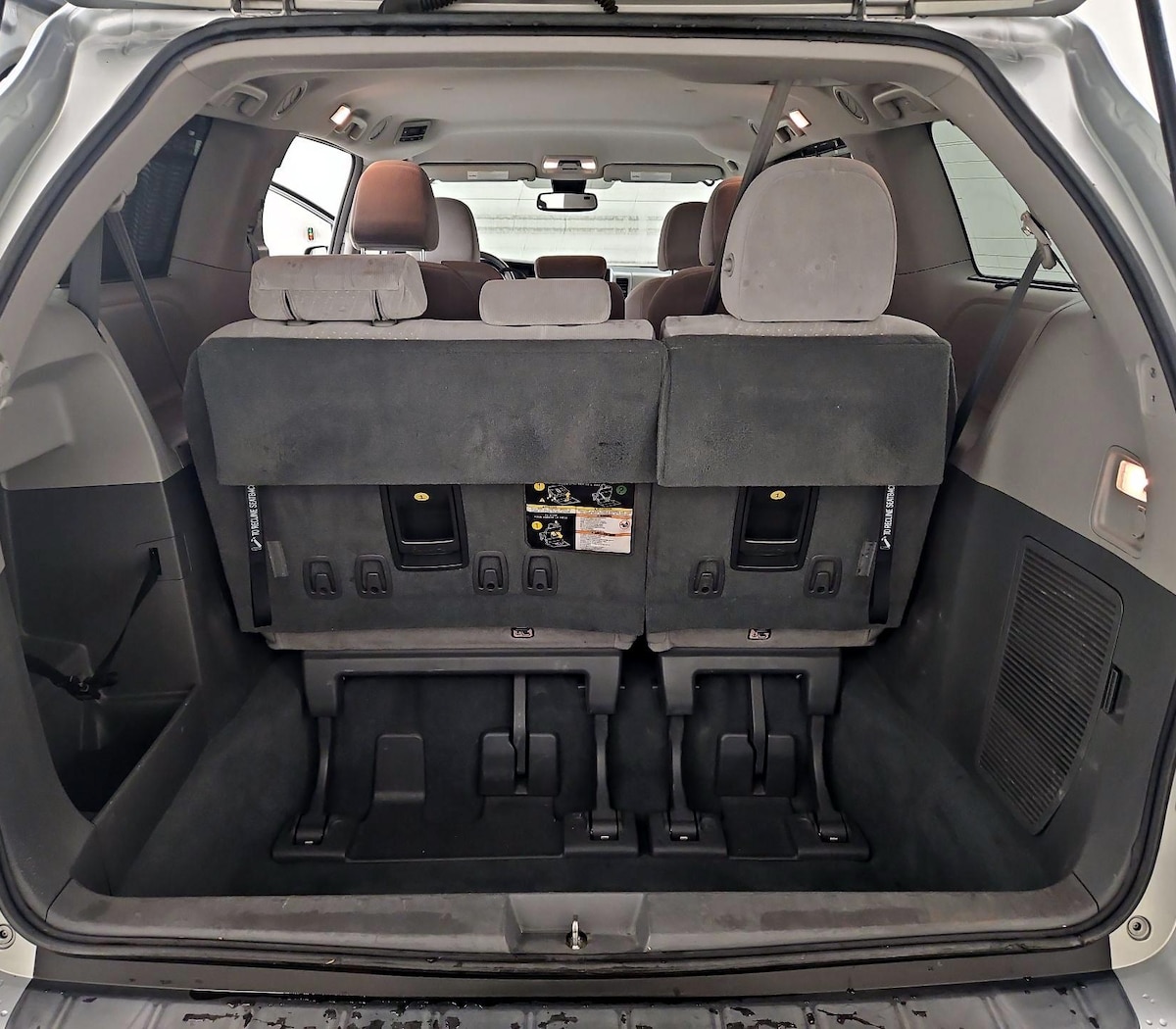 Trunk/Cargo (Seats Up)
