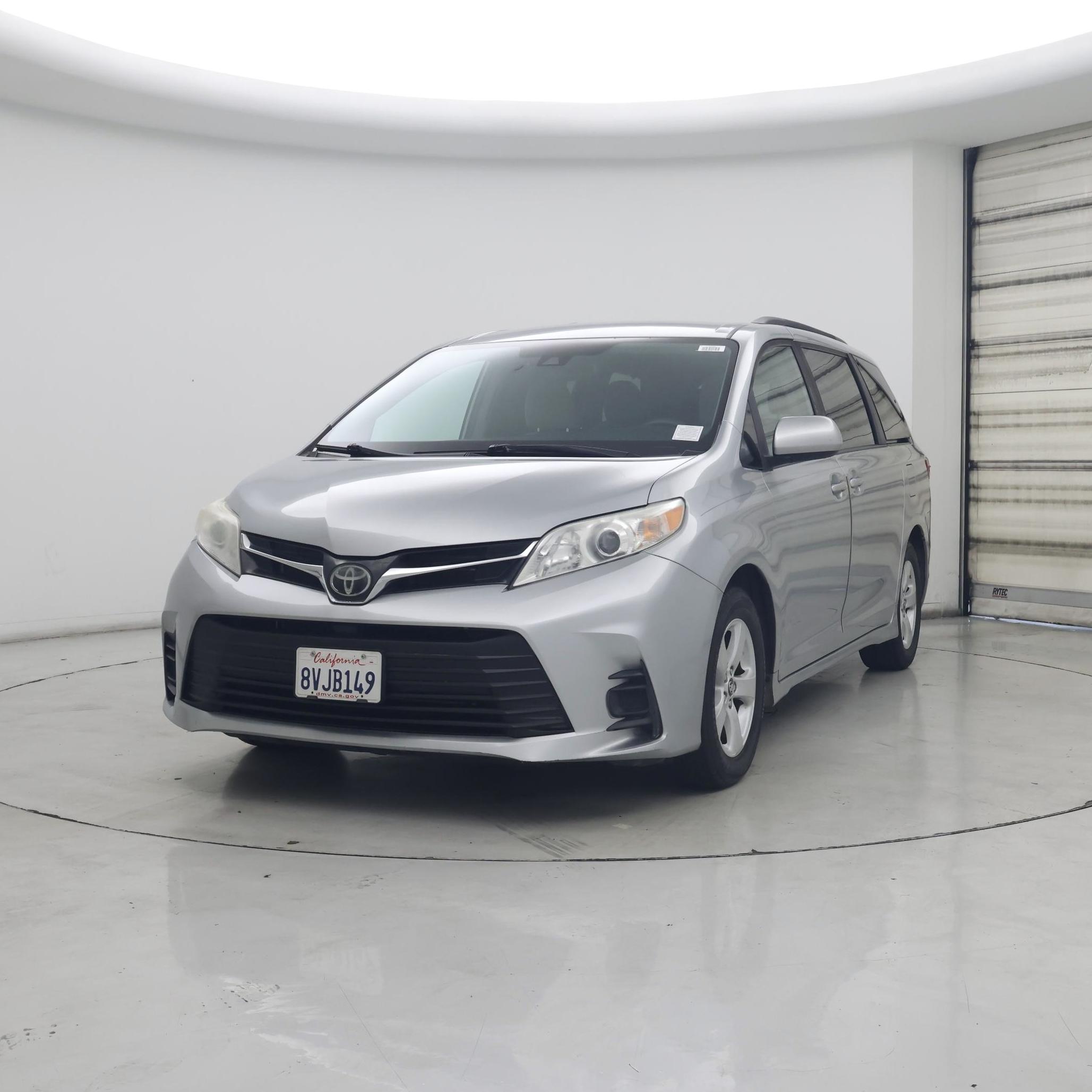 Thumbnail: 2019 Toyota Sienna - 4