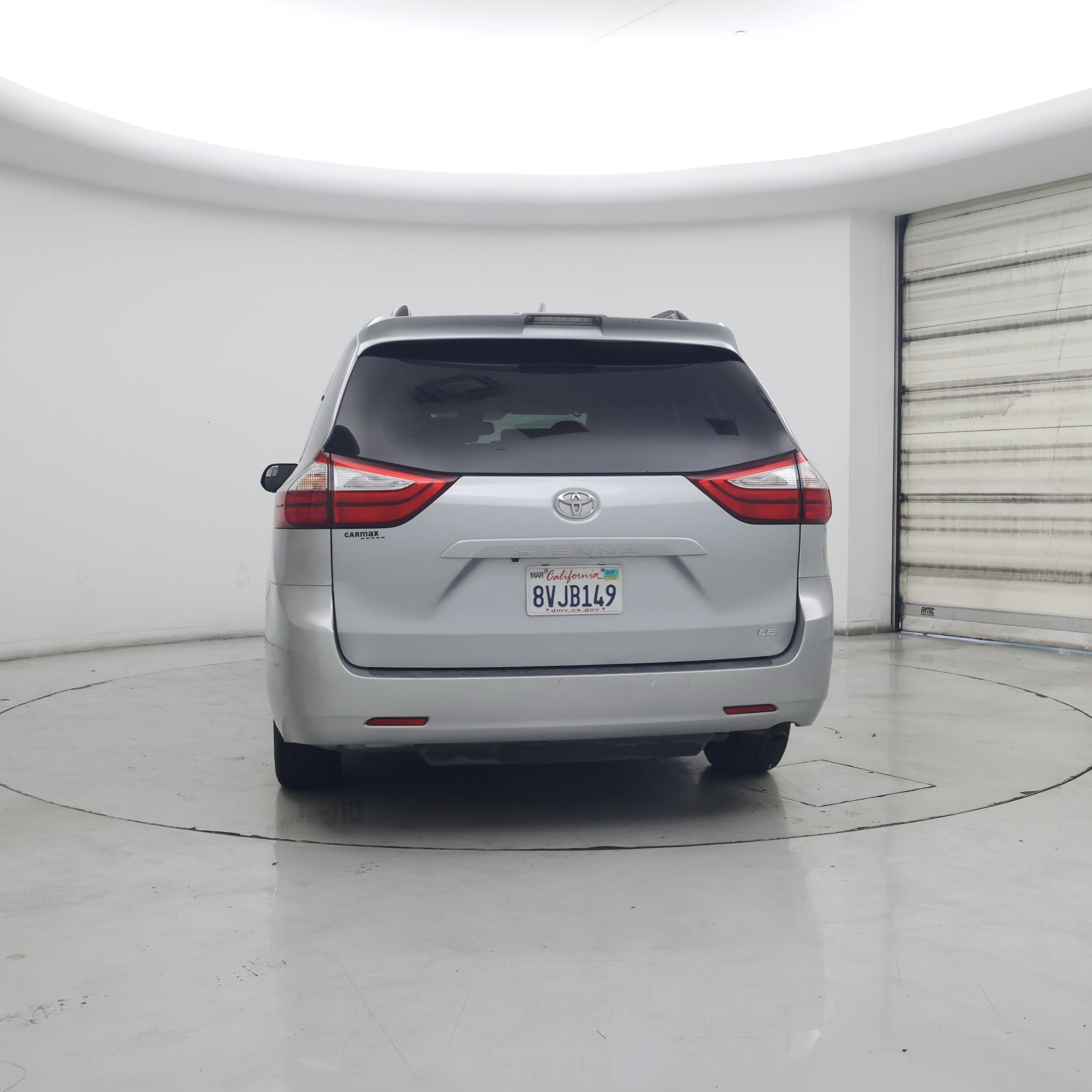 Thumbnail: 2019 Toyota Sienna - 6