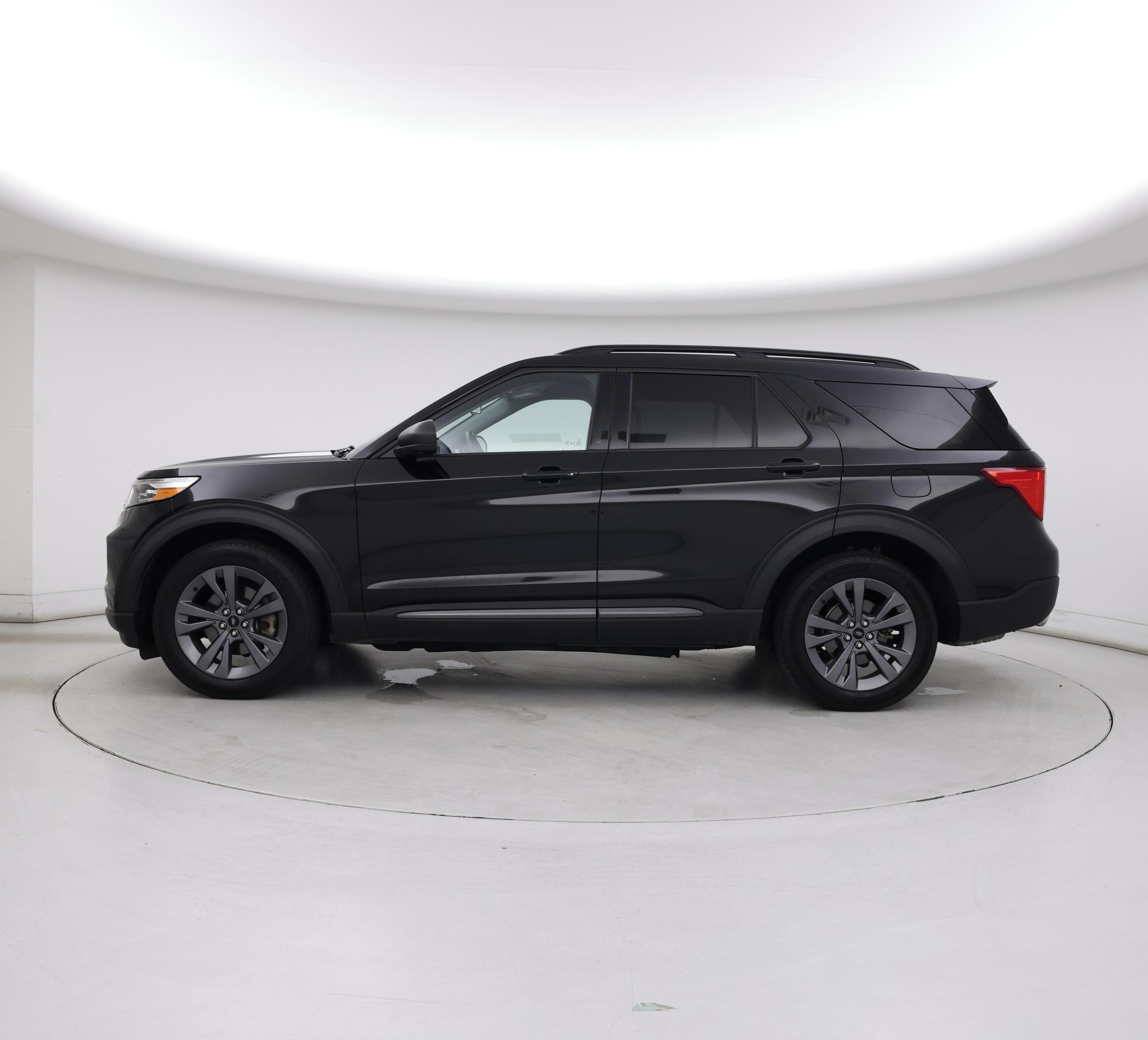 Thumbnail: 2021 Ford Explorer - 3