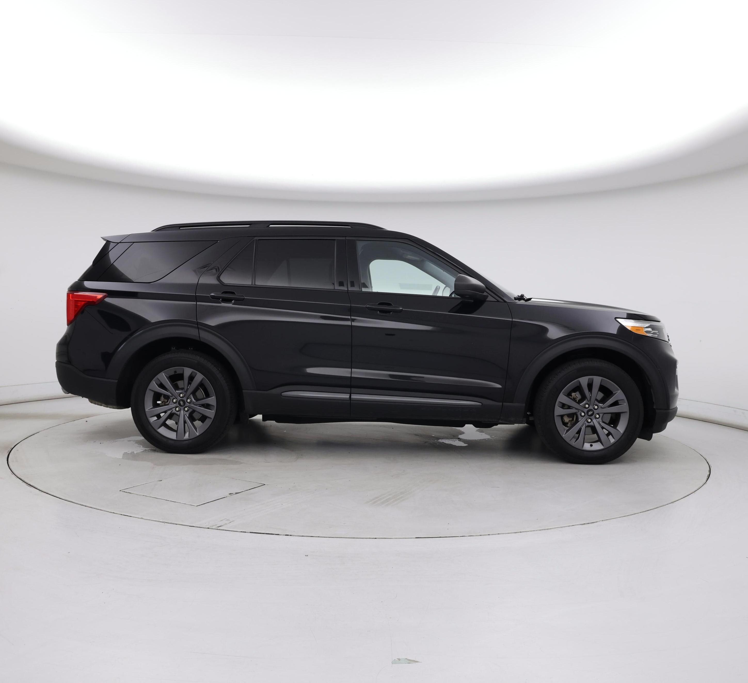 Thumbnail: 2021 Ford Explorer - 7