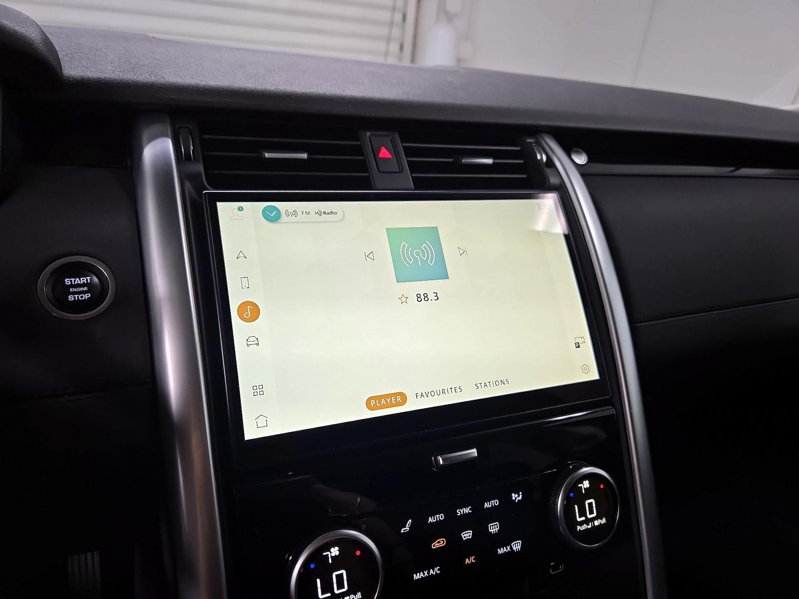 2023 Land Rover Discovery S - Photo 17