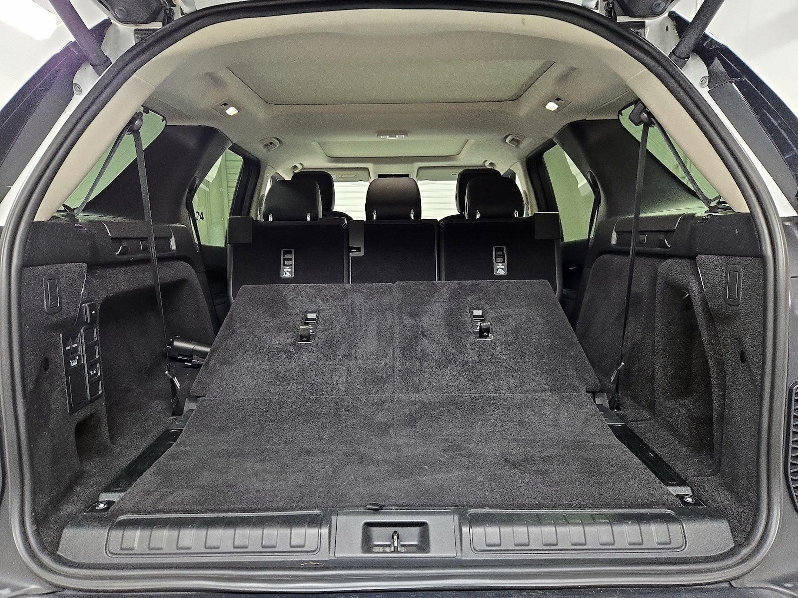 2023 Land Rover Discovery S - Photo 25