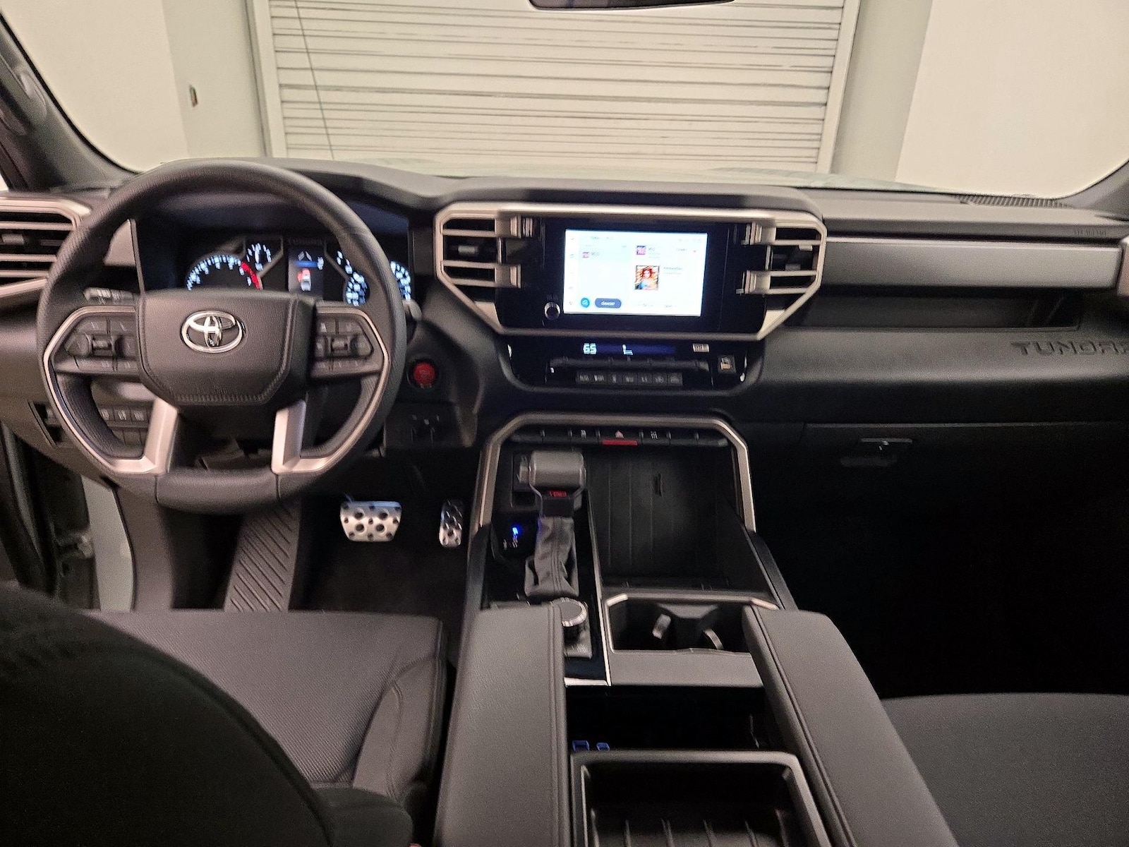 2025 Toyota Tundra SR5 - Photo 10