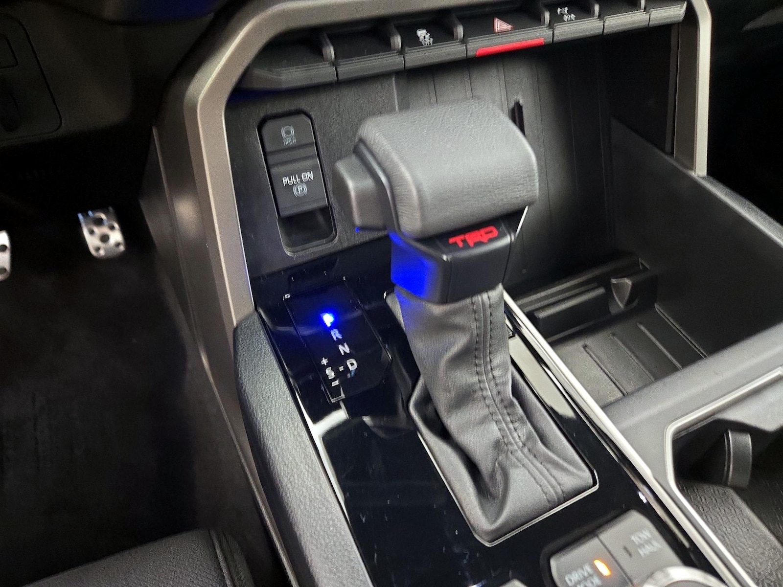 2025 Toyota Tundra SR5 - Photo 18
