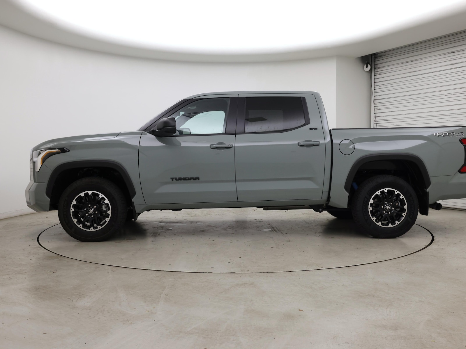 2025 Toyota Tundra SR5 - Photo 4