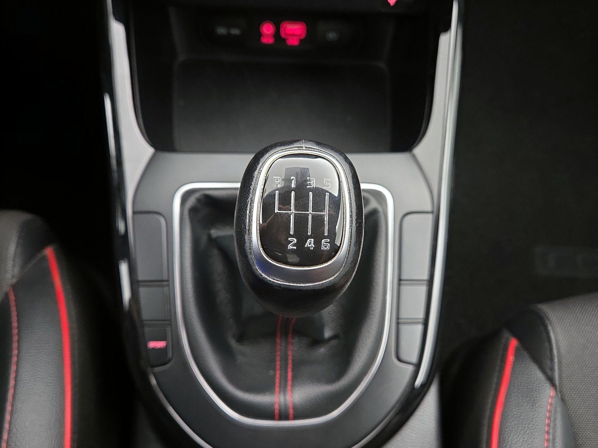 Thumbnail: 2020 Kia Forte - 17