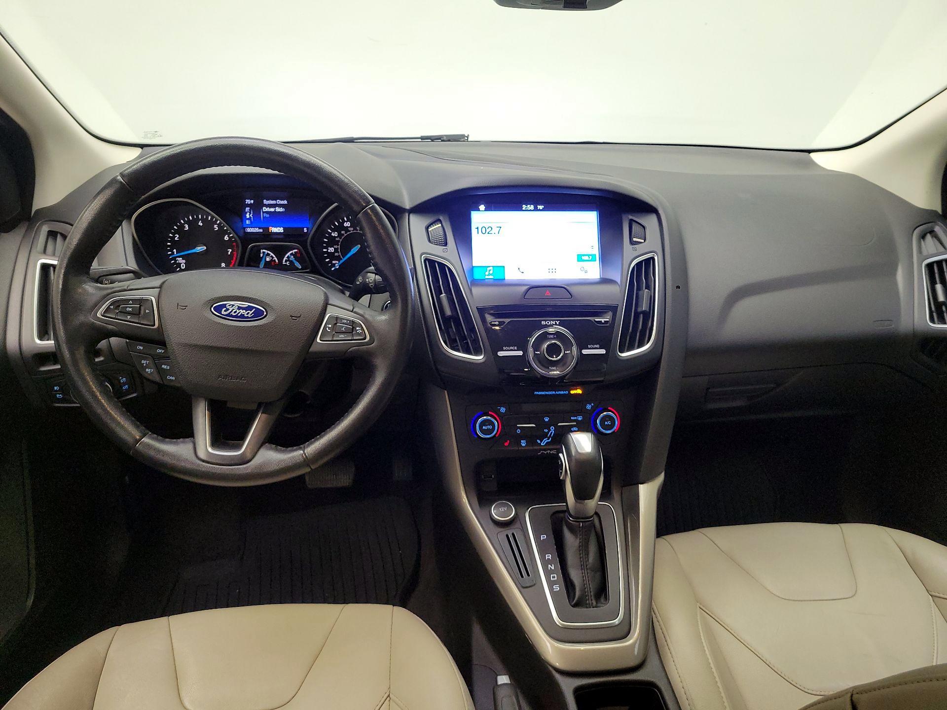 Thumbnail: 2016 Ford Focus - 9