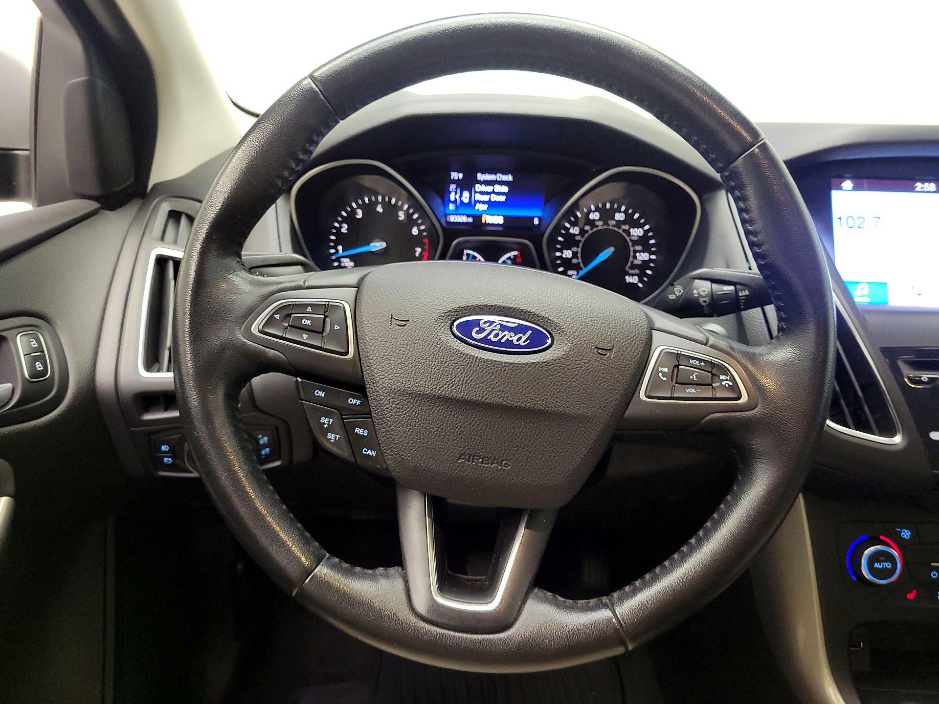 Thumbnail: 2016 Ford Focus - 10