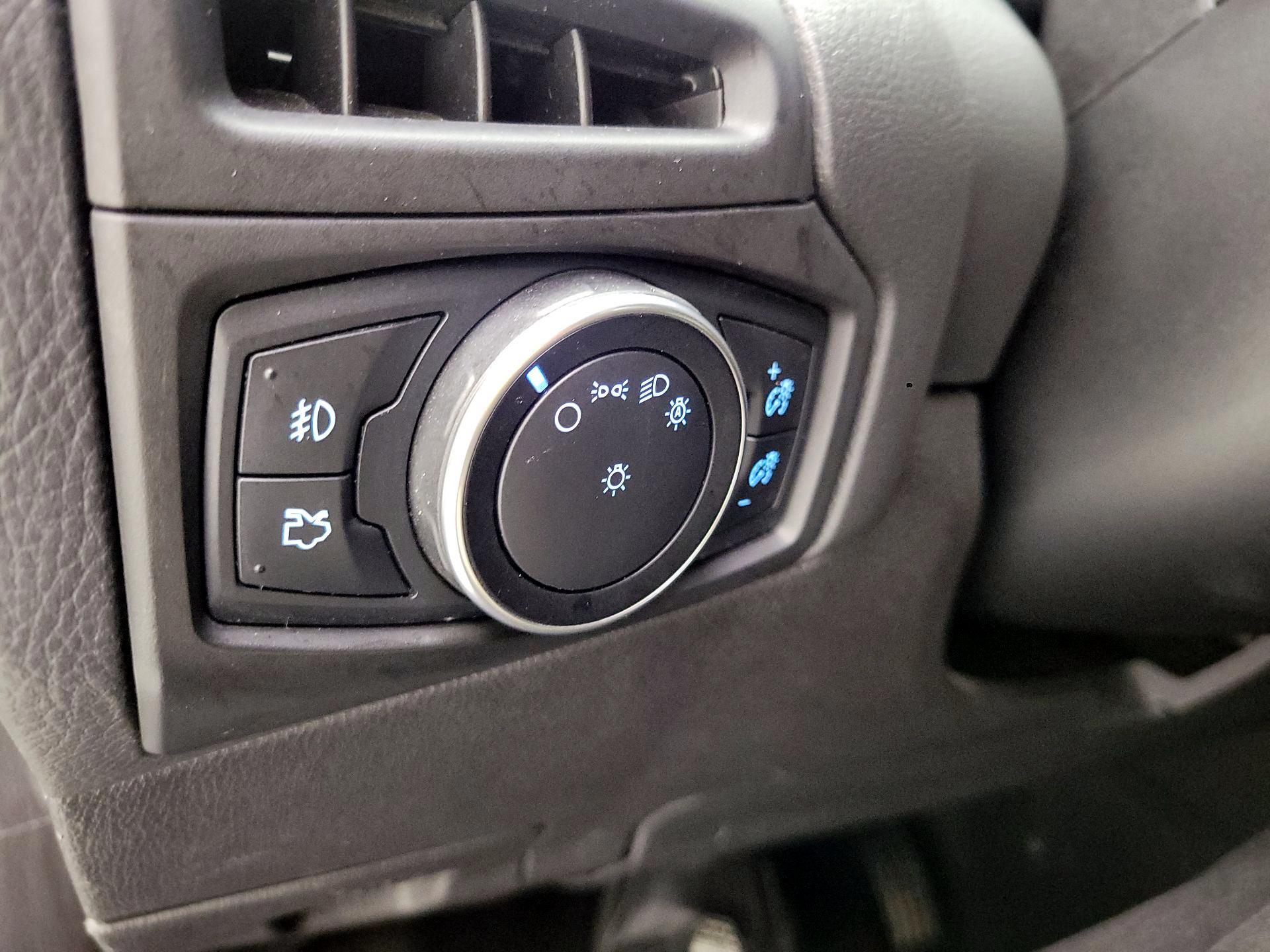 Thumbnail: 2016 Ford Focus - 13