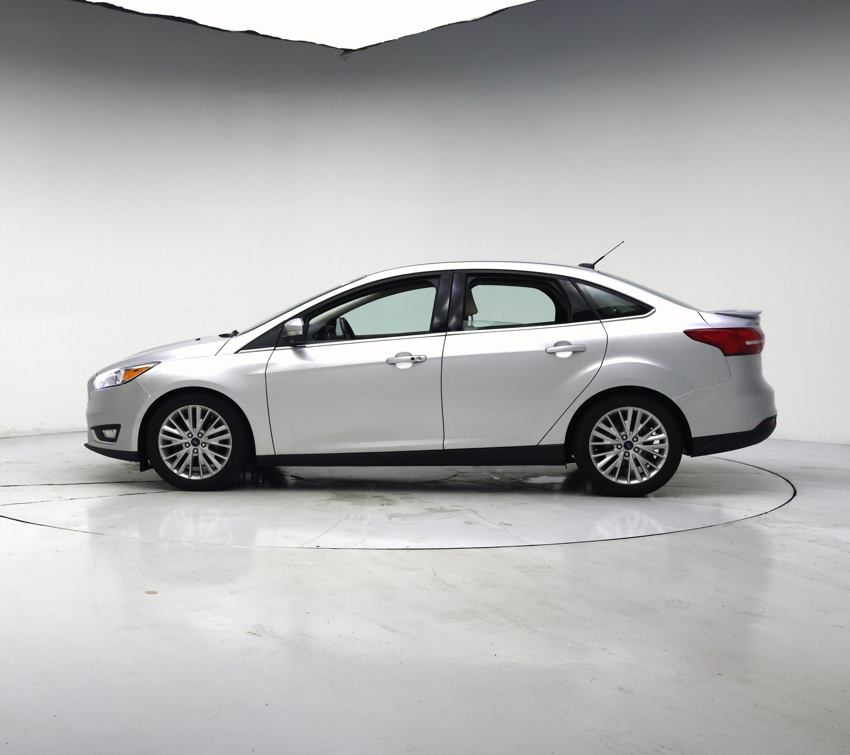Thumbnail: 2016 Ford Focus - 3