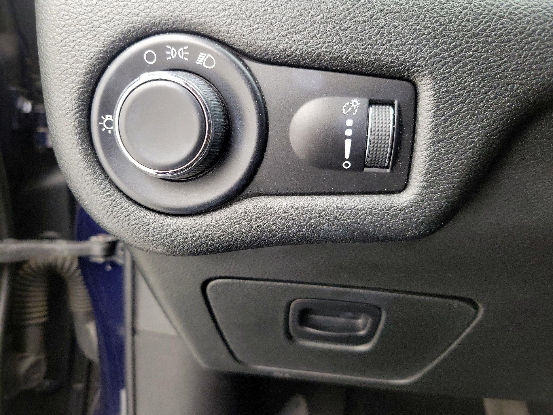Thumbnail: 2015 Jeep Cherokee - 13