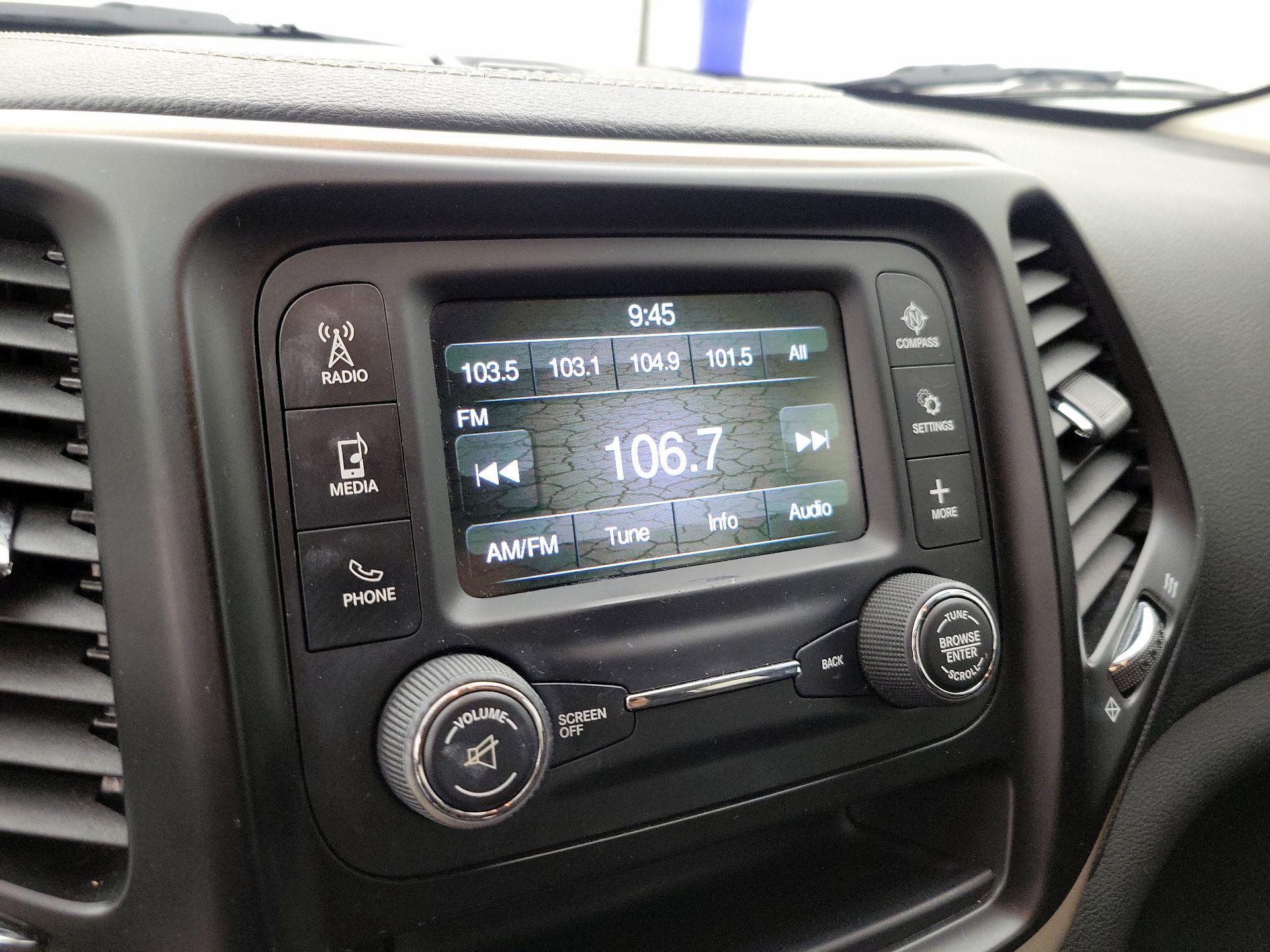 Thumbnail: 2015 Jeep Cherokee - 14