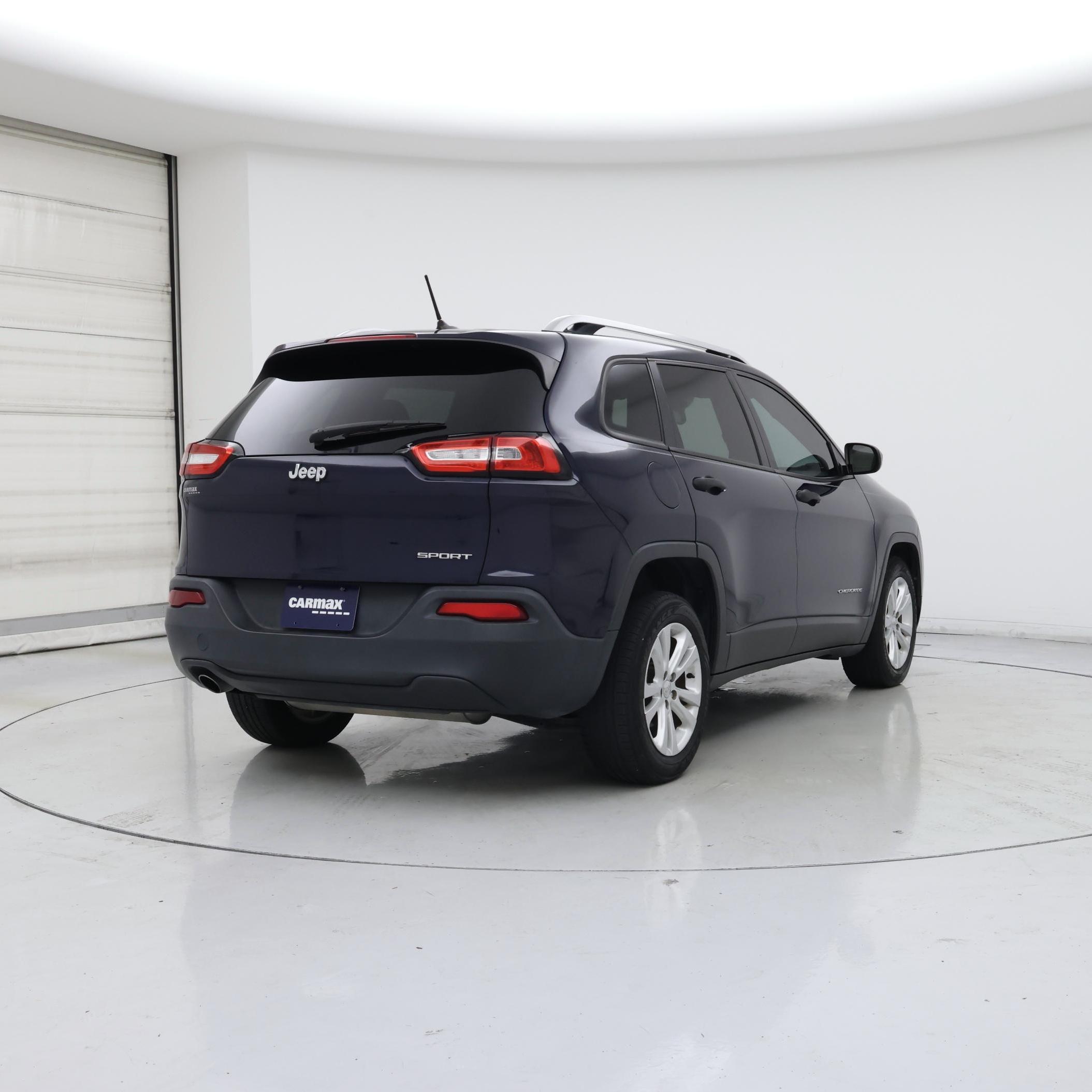 Thumbnail: 2015 Jeep Cherokee - 8
