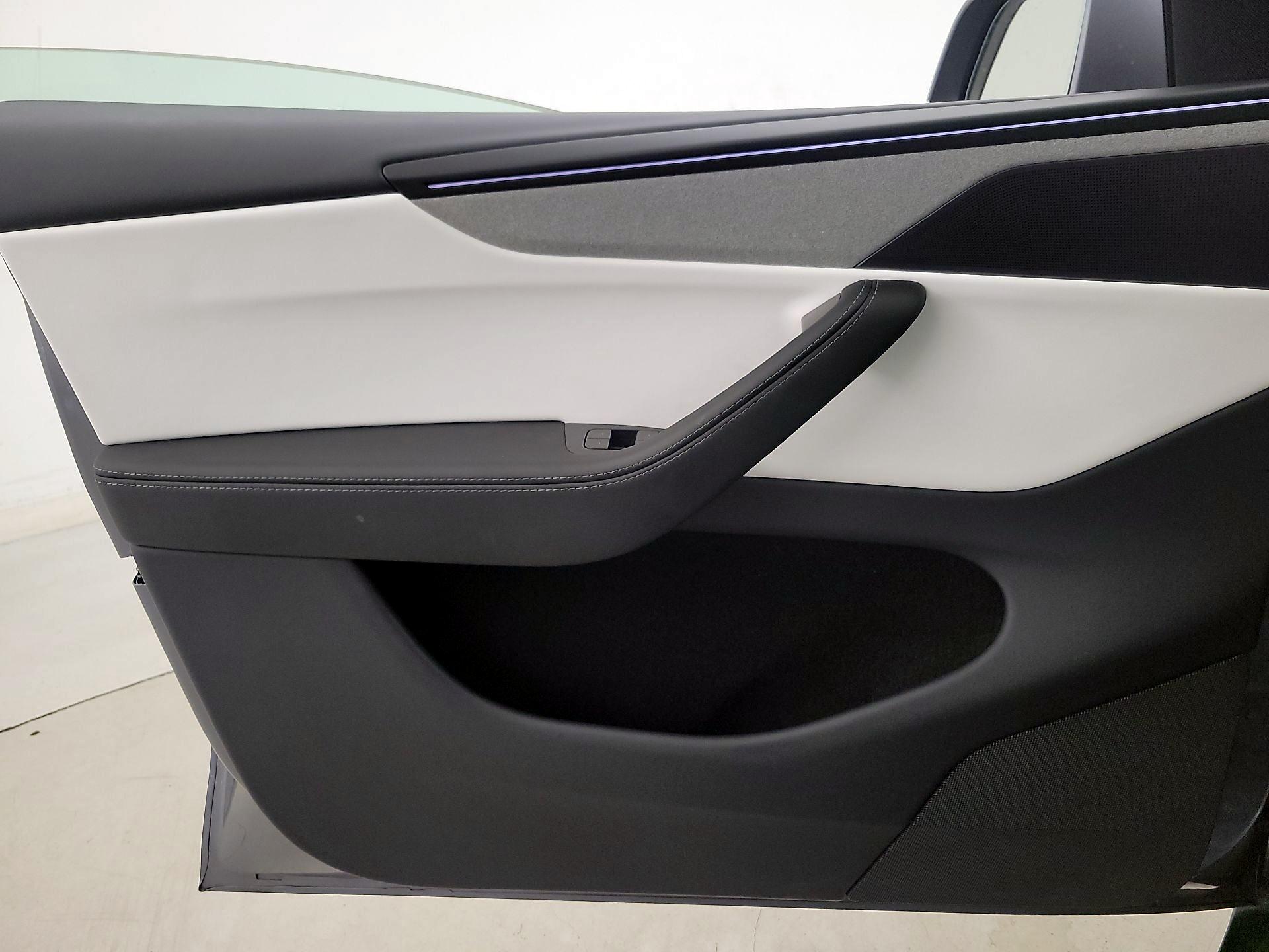 Thumbnail: 2026 Tesla Model Y - 12